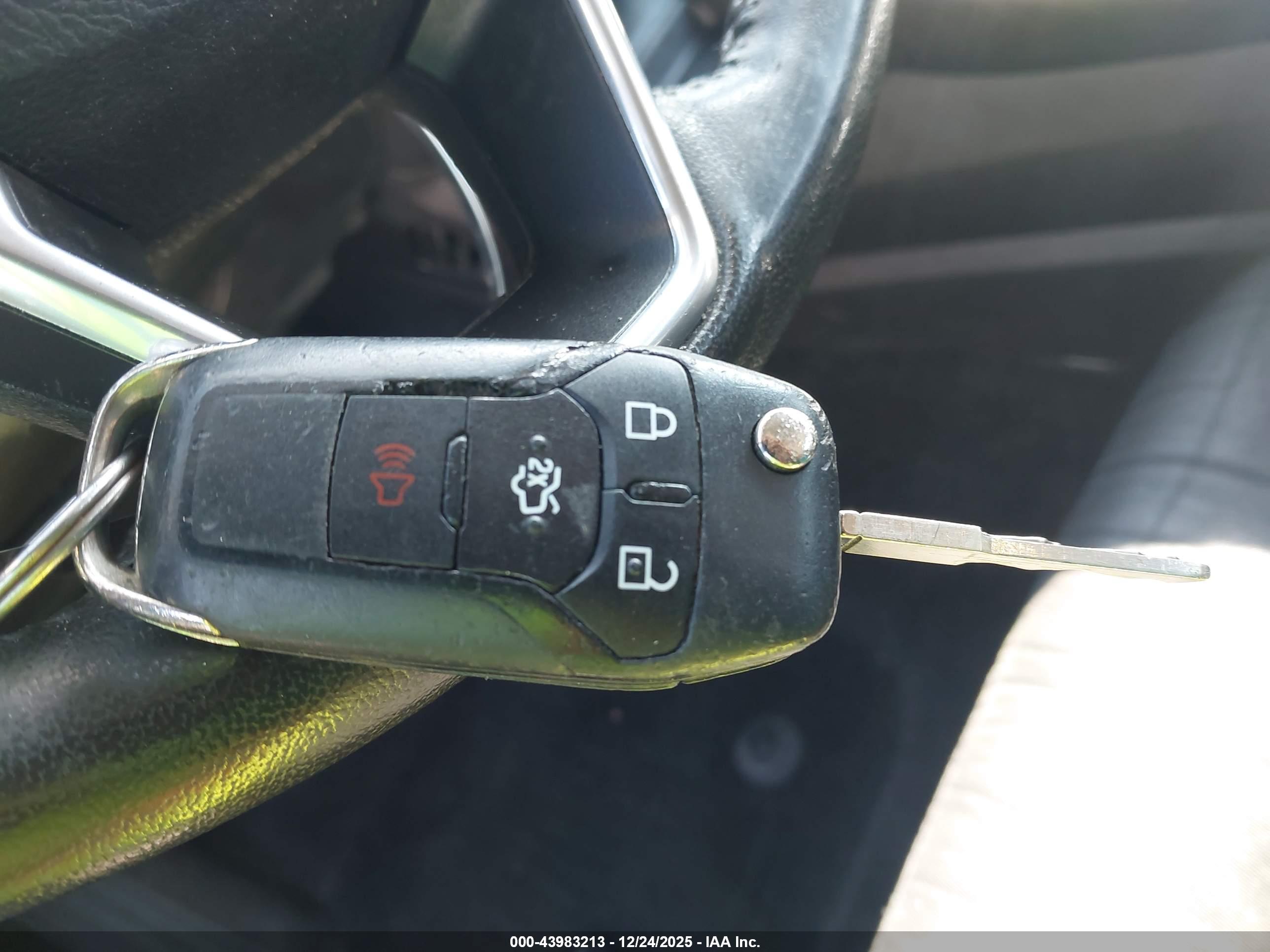 FORD FUSION image 11