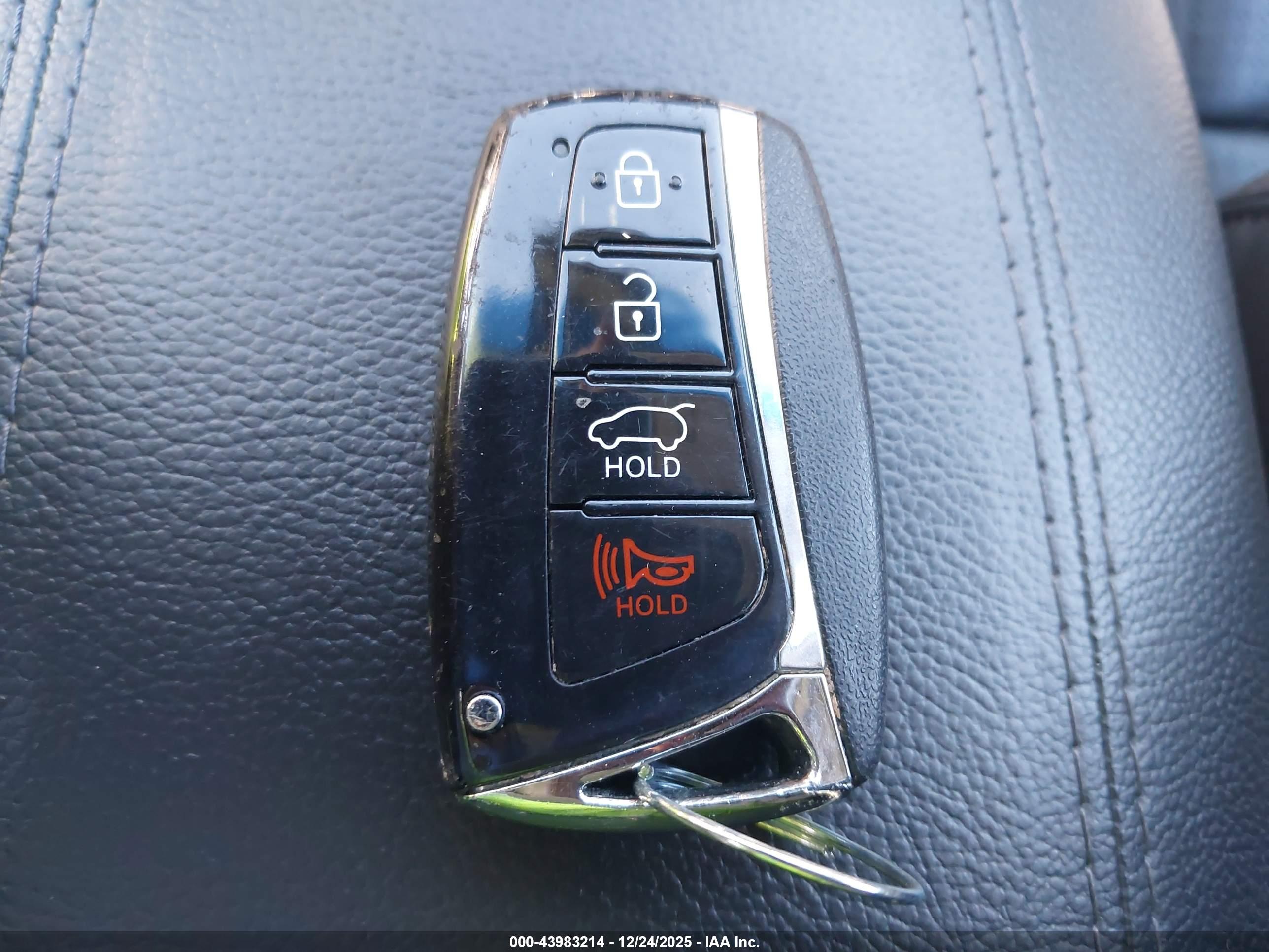 HYUNDAI SANTA image 11