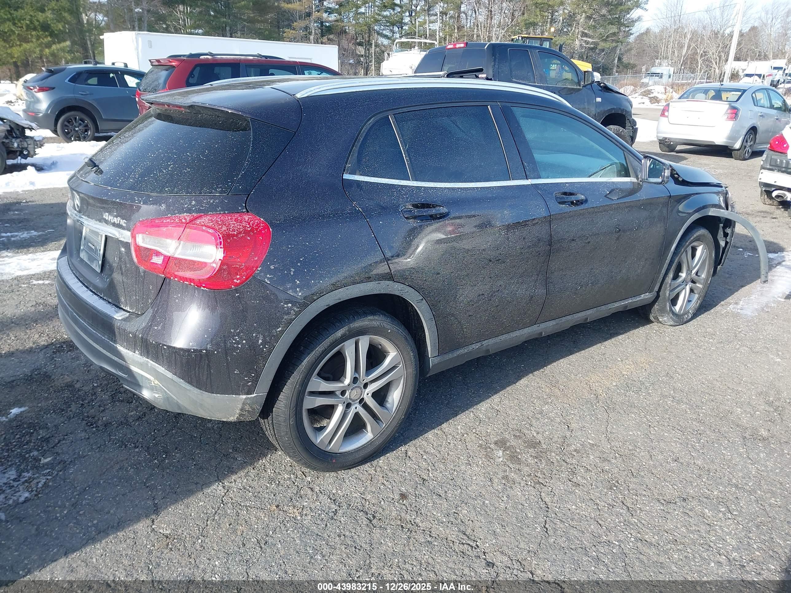 MERCEDES-BENZ GLA image 4