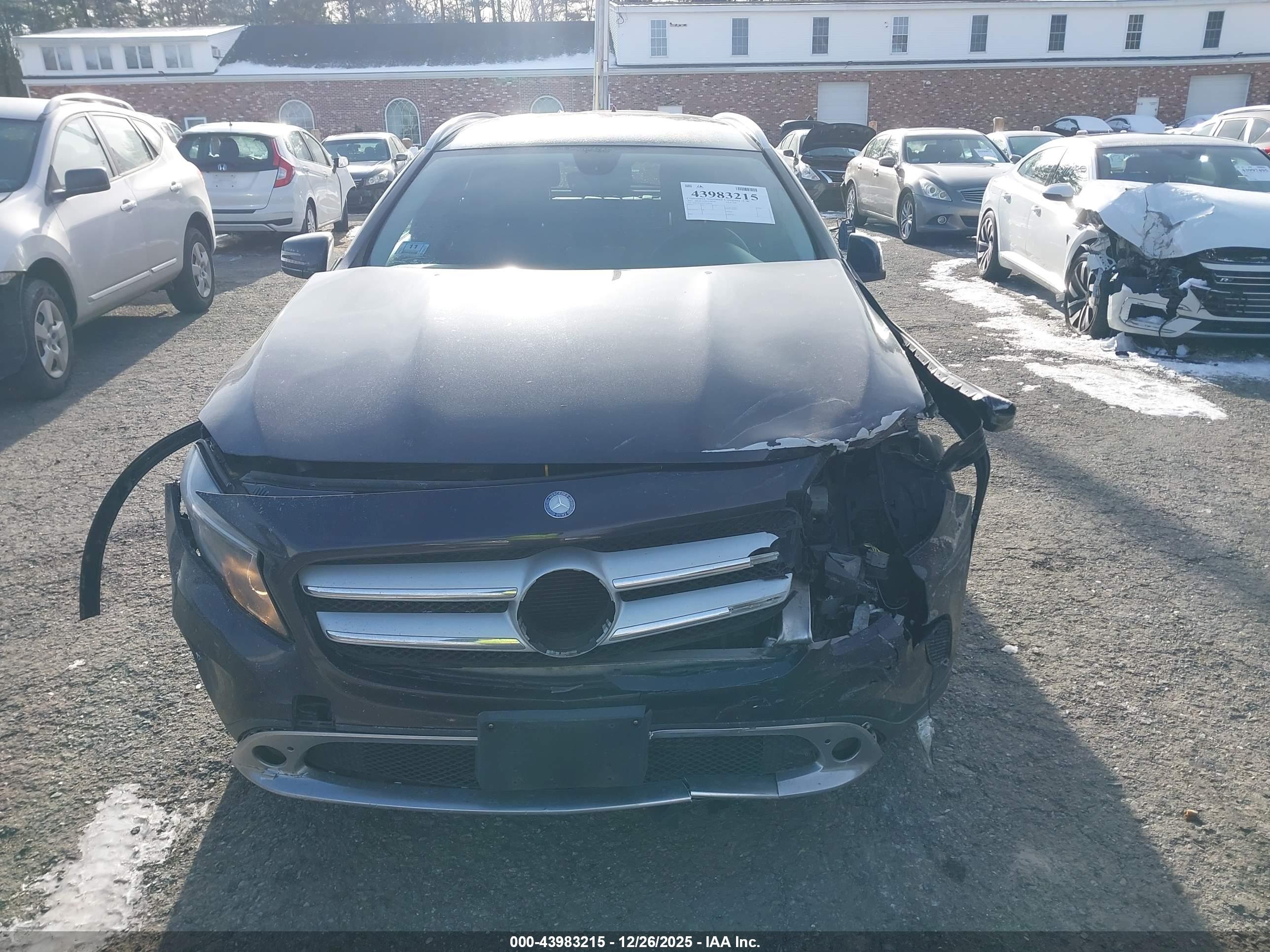 MERCEDES-BENZ GLA image 6