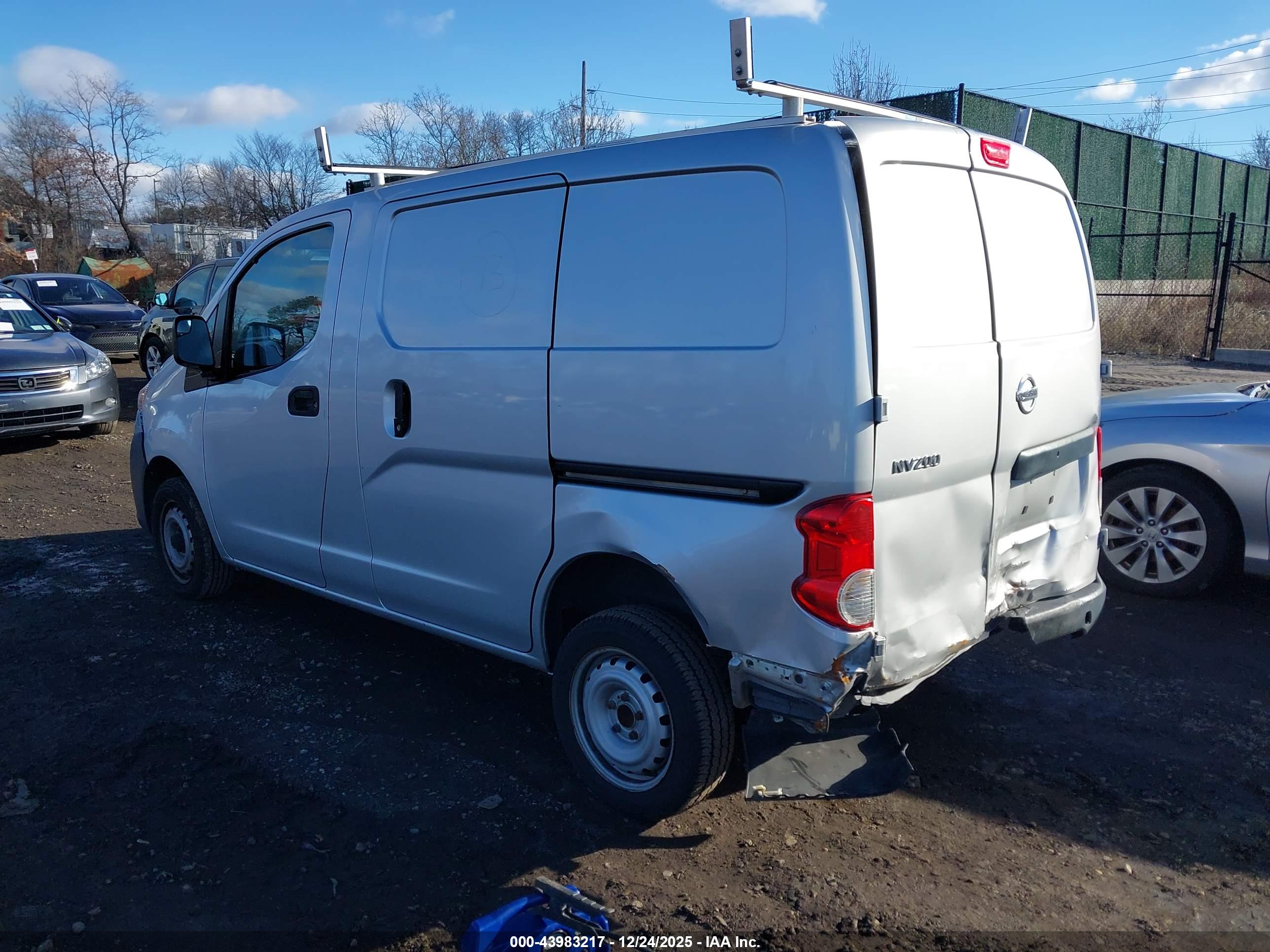 NISSAN NV200 image 3