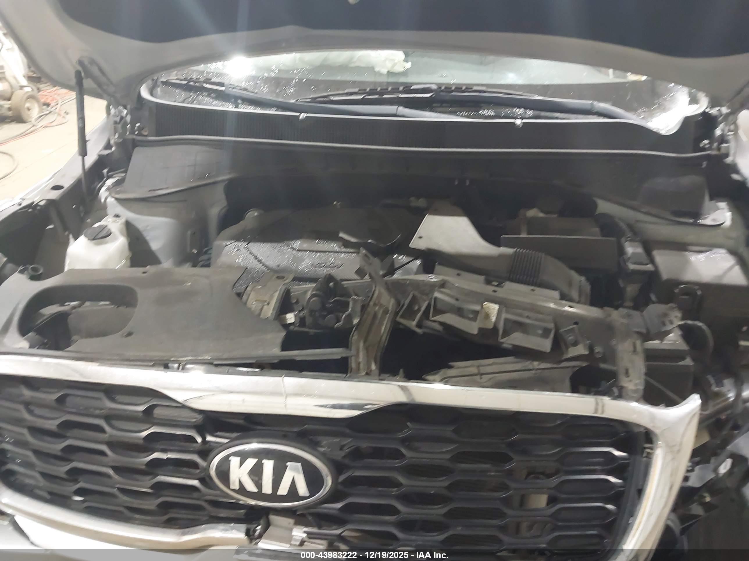 KIA SORENTO image 10