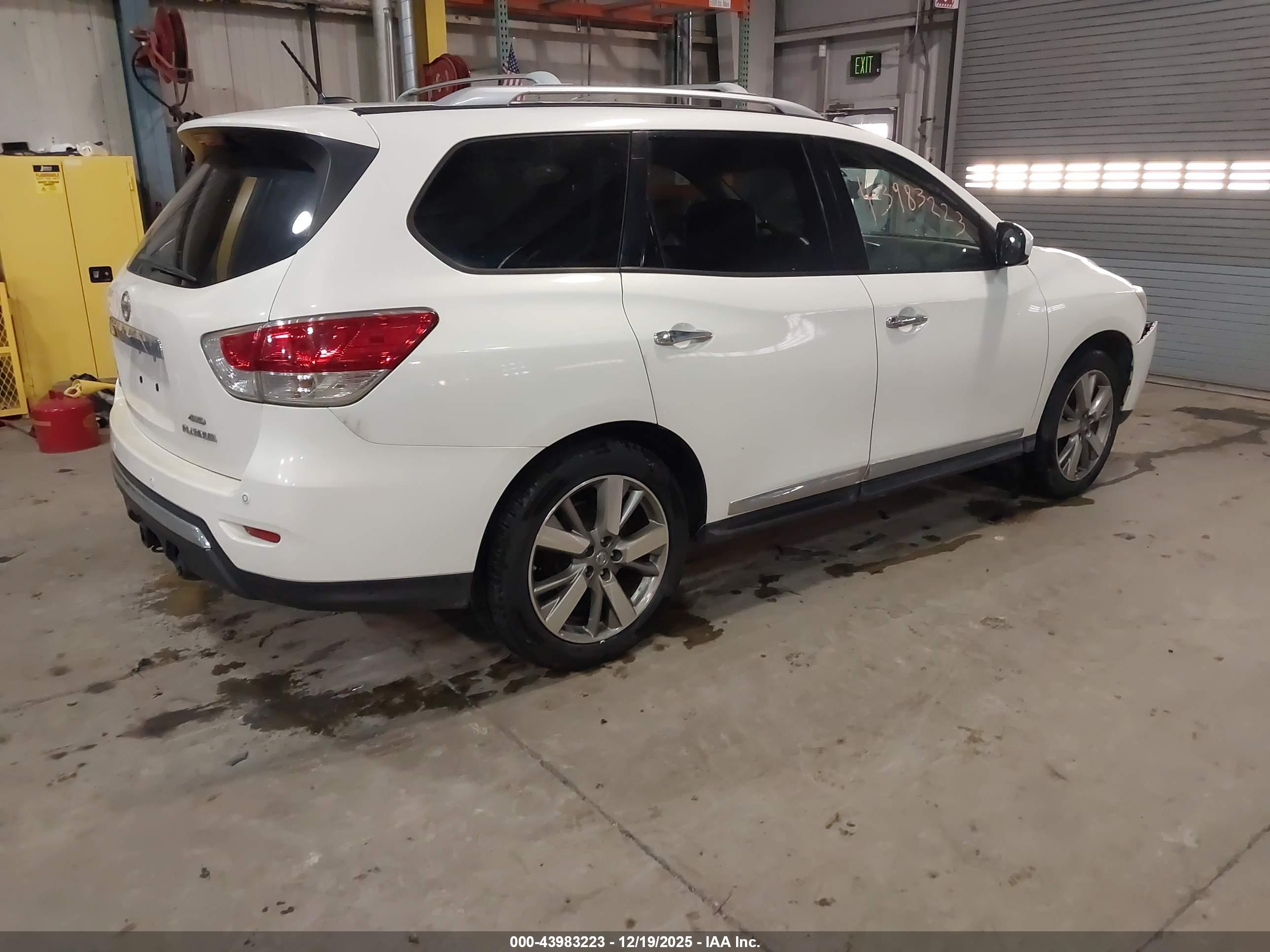 NISSAN PATHFINDER image 4