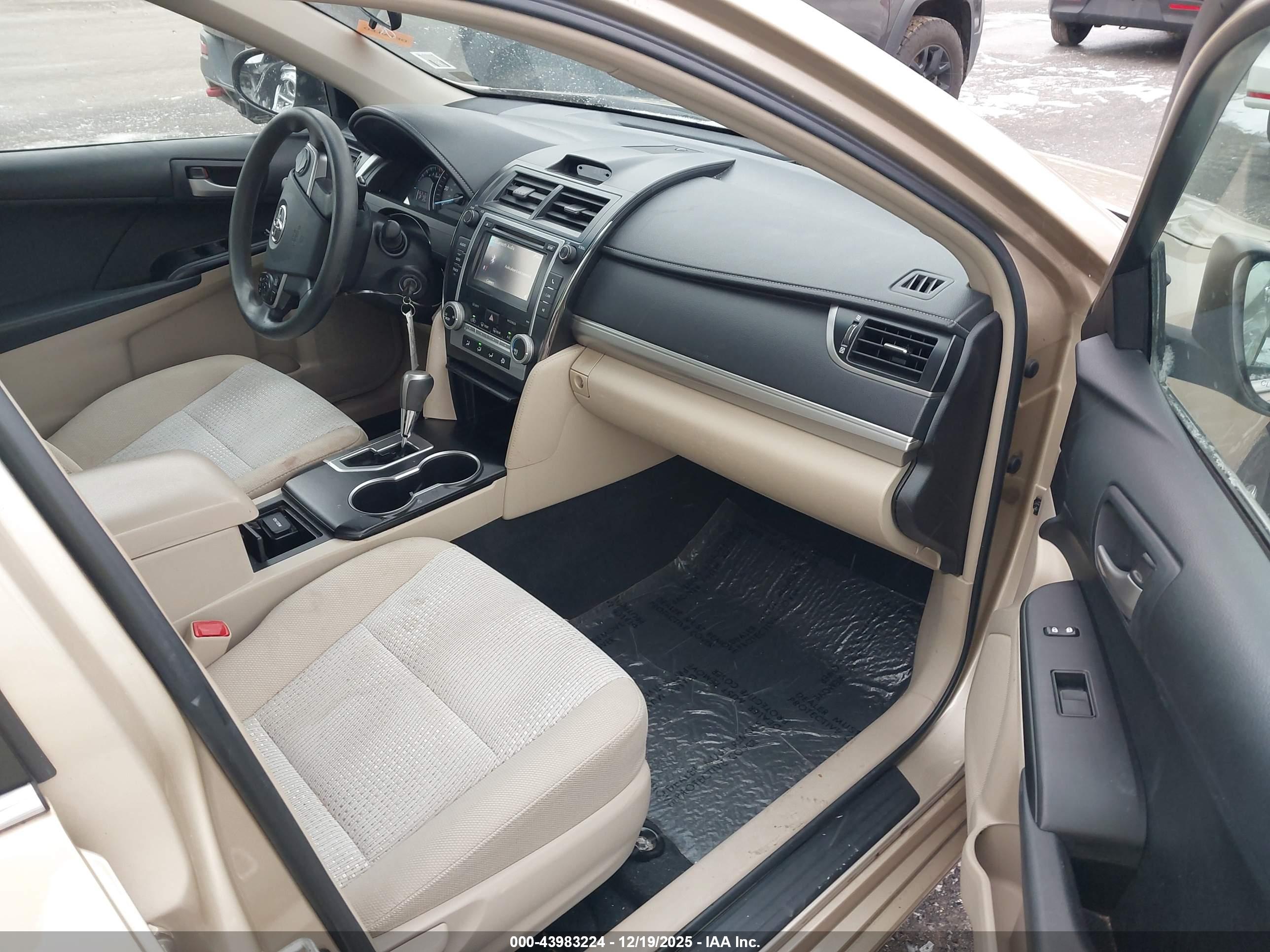 TOYOTA CAMRY image 5