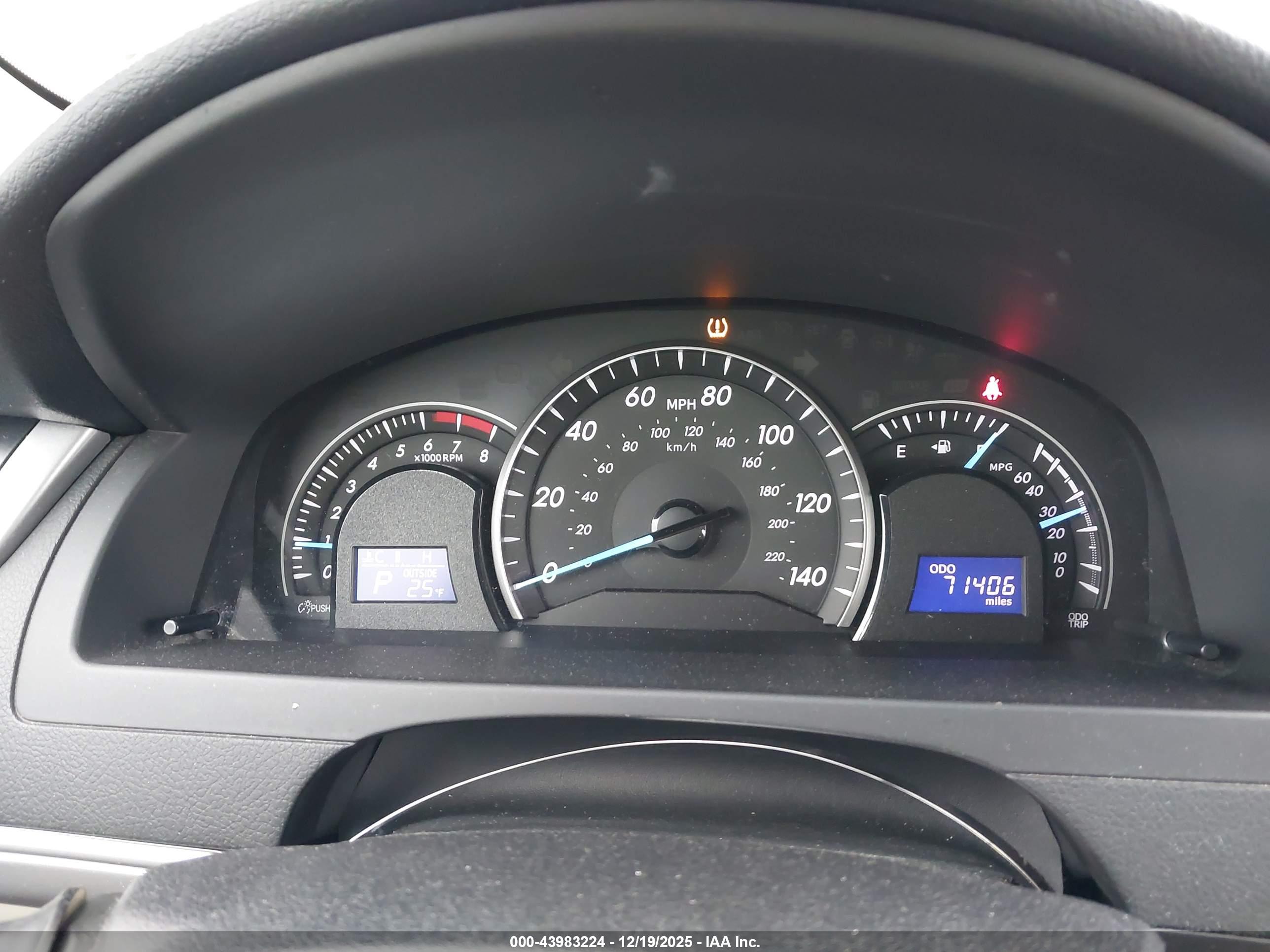 TOYOTA CAMRY image 7
