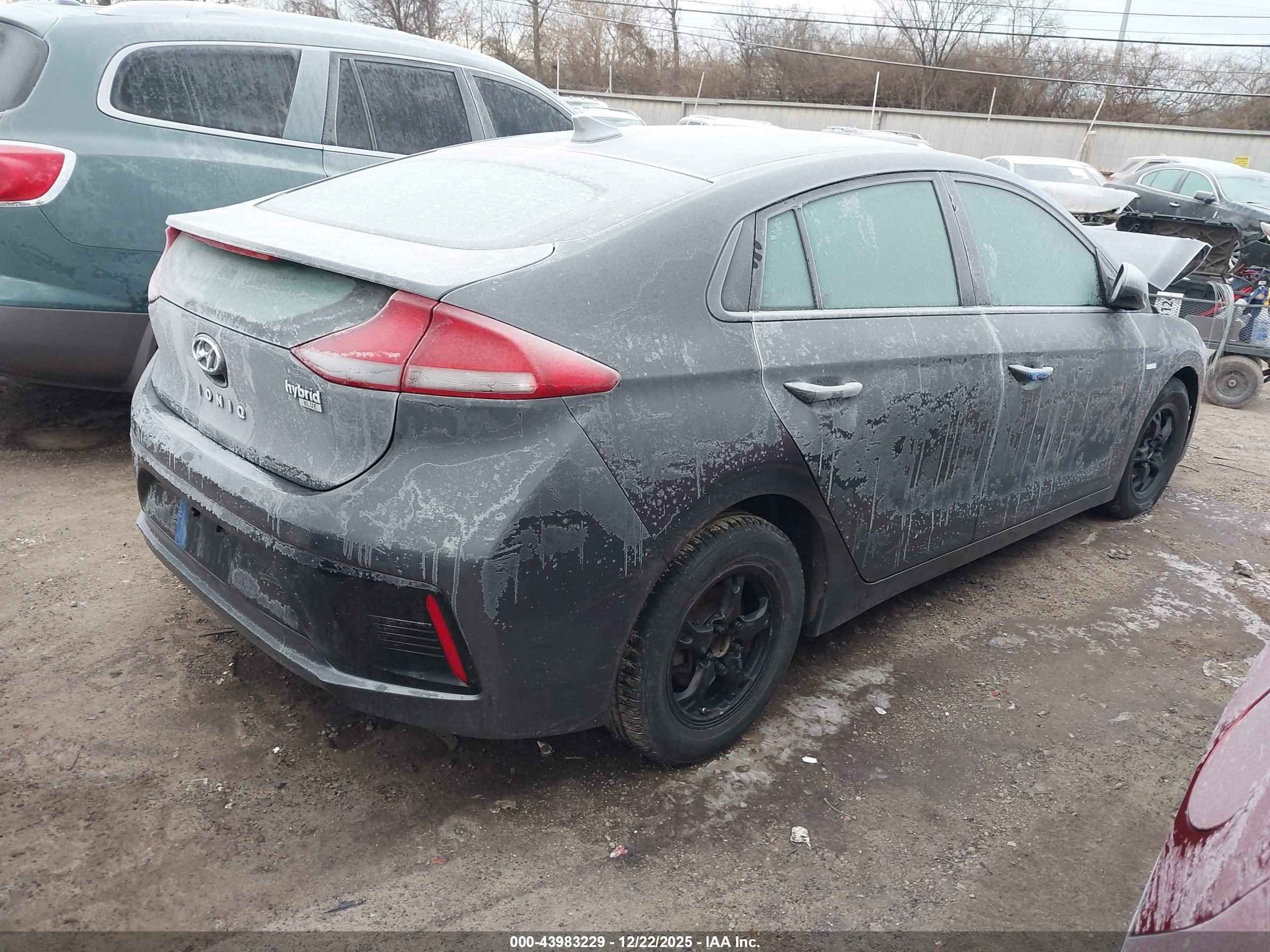 HYUNDAI IONIQ image 4