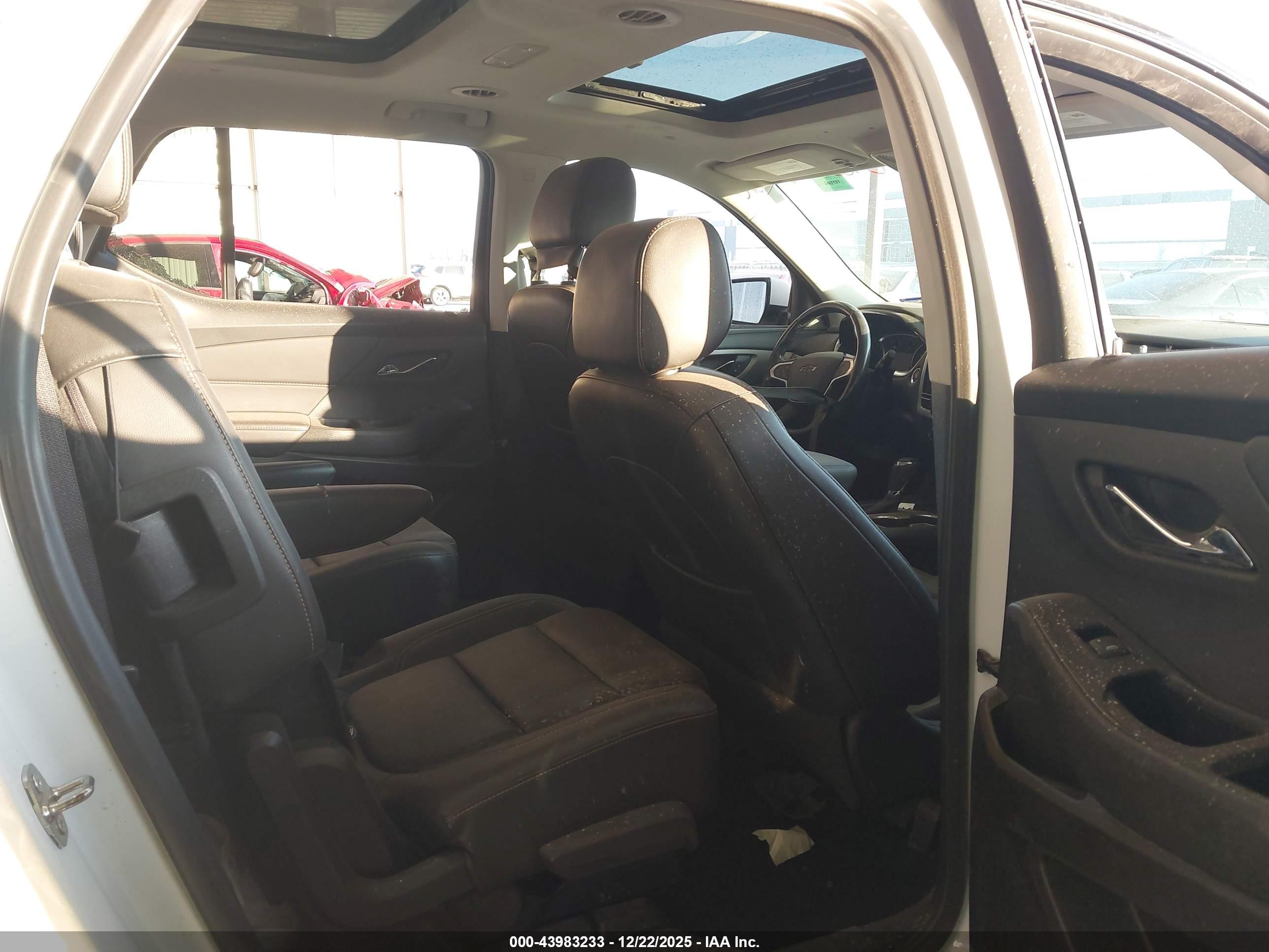 CHEVROLET TRAVERSE image 8