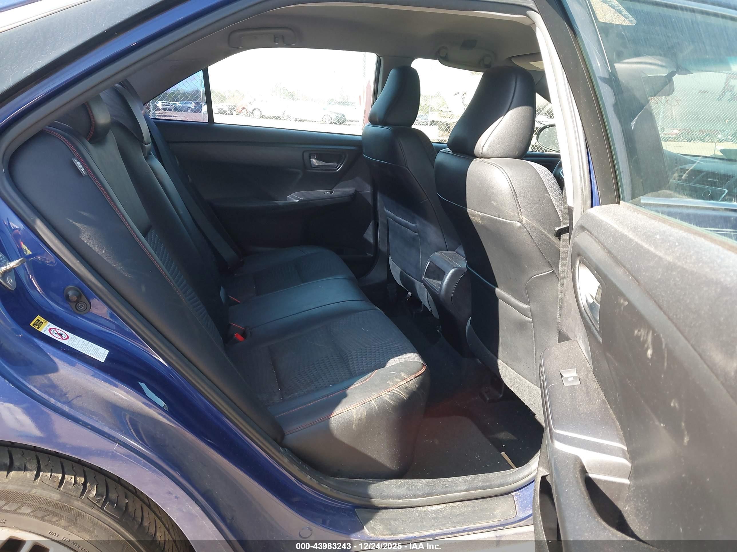 TOYOTA CAMRY image 8
