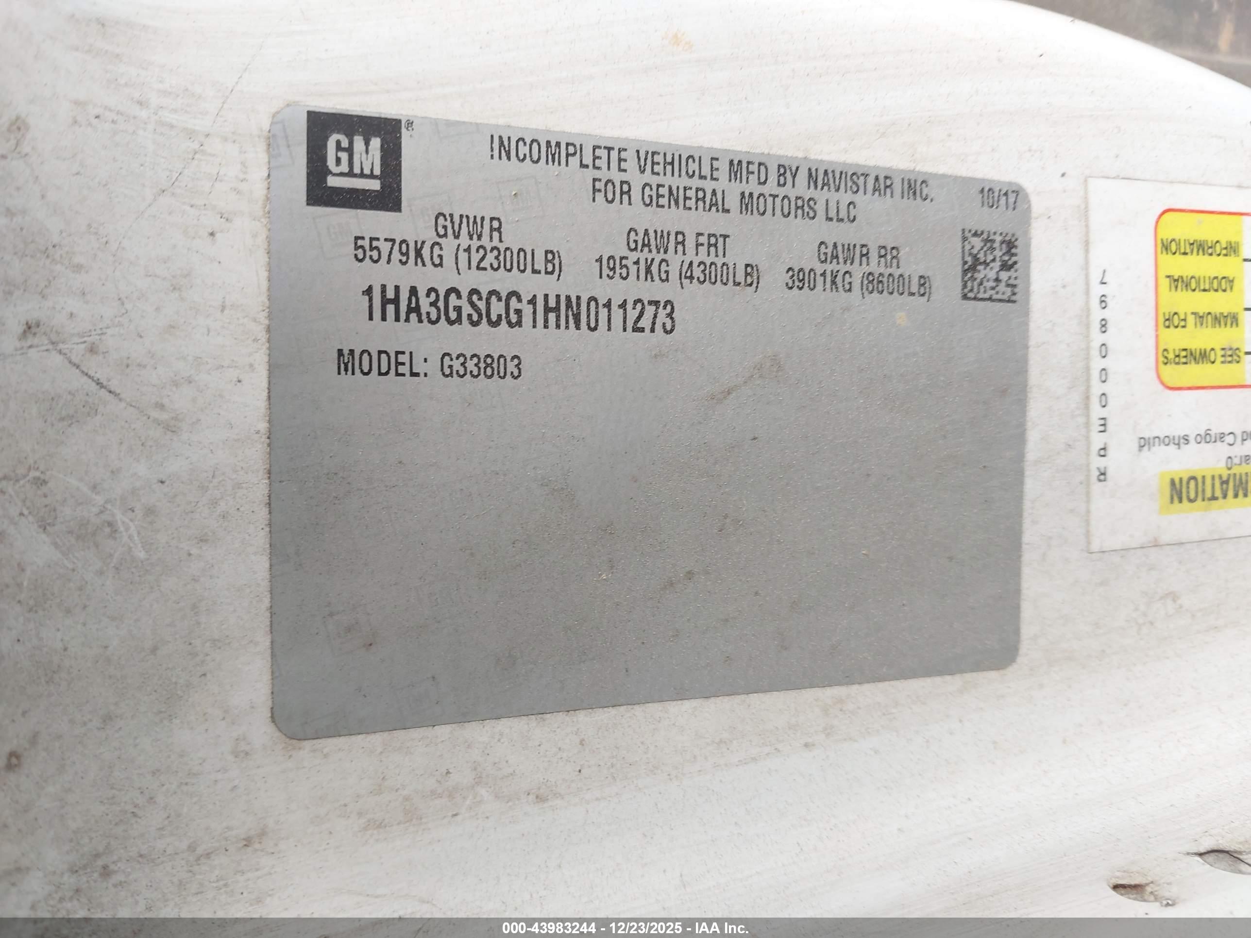 CHEVROLET EXPRESS image 9