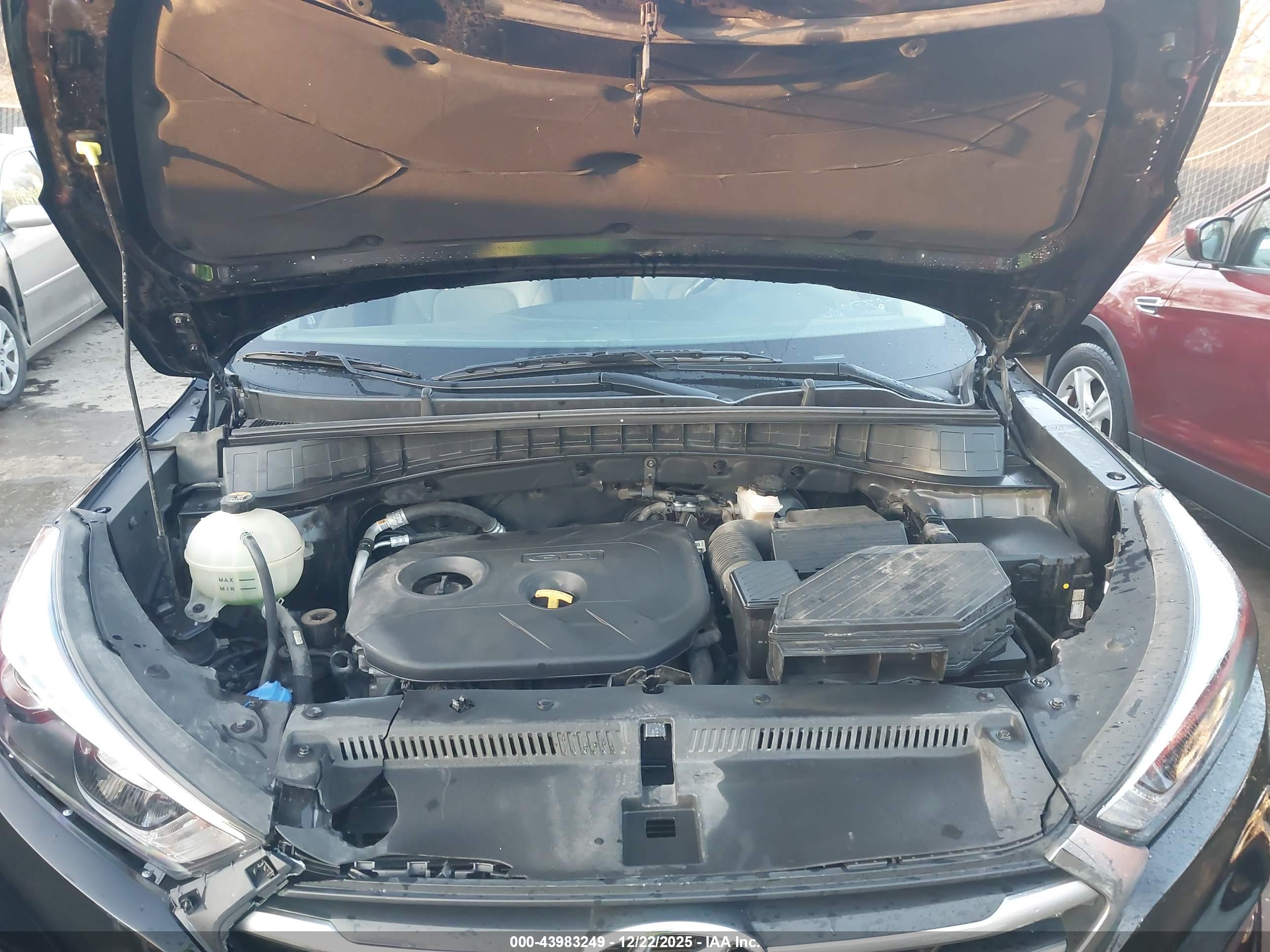 HYUNDAI TUCSON image 10