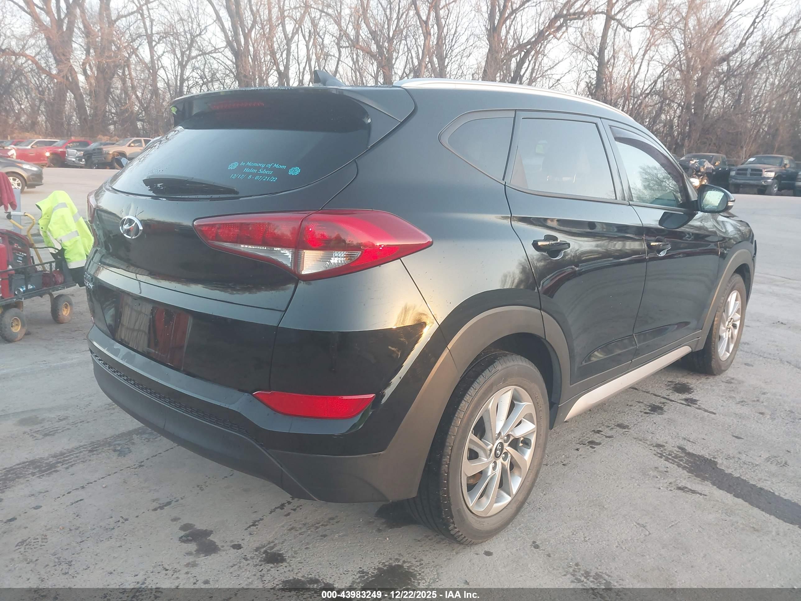 HYUNDAI TUCSON image 4