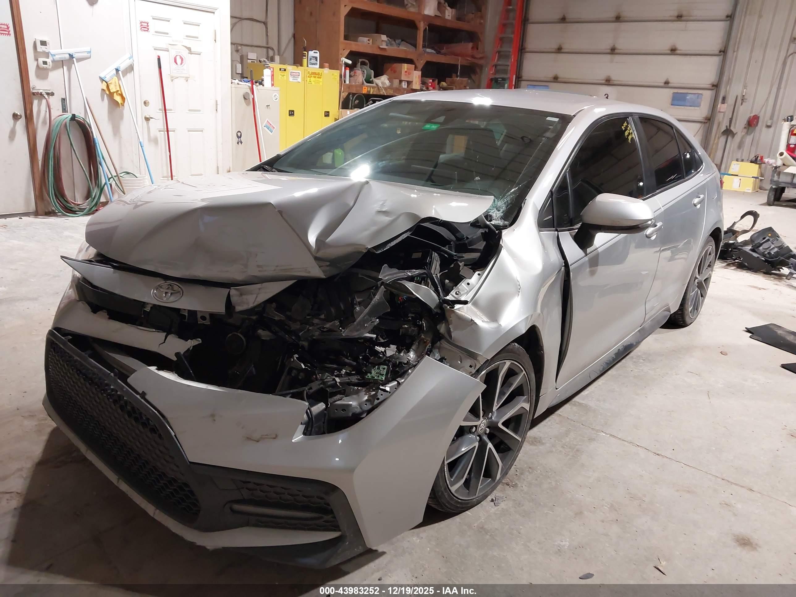 TOYOTA COROLLA image 2
