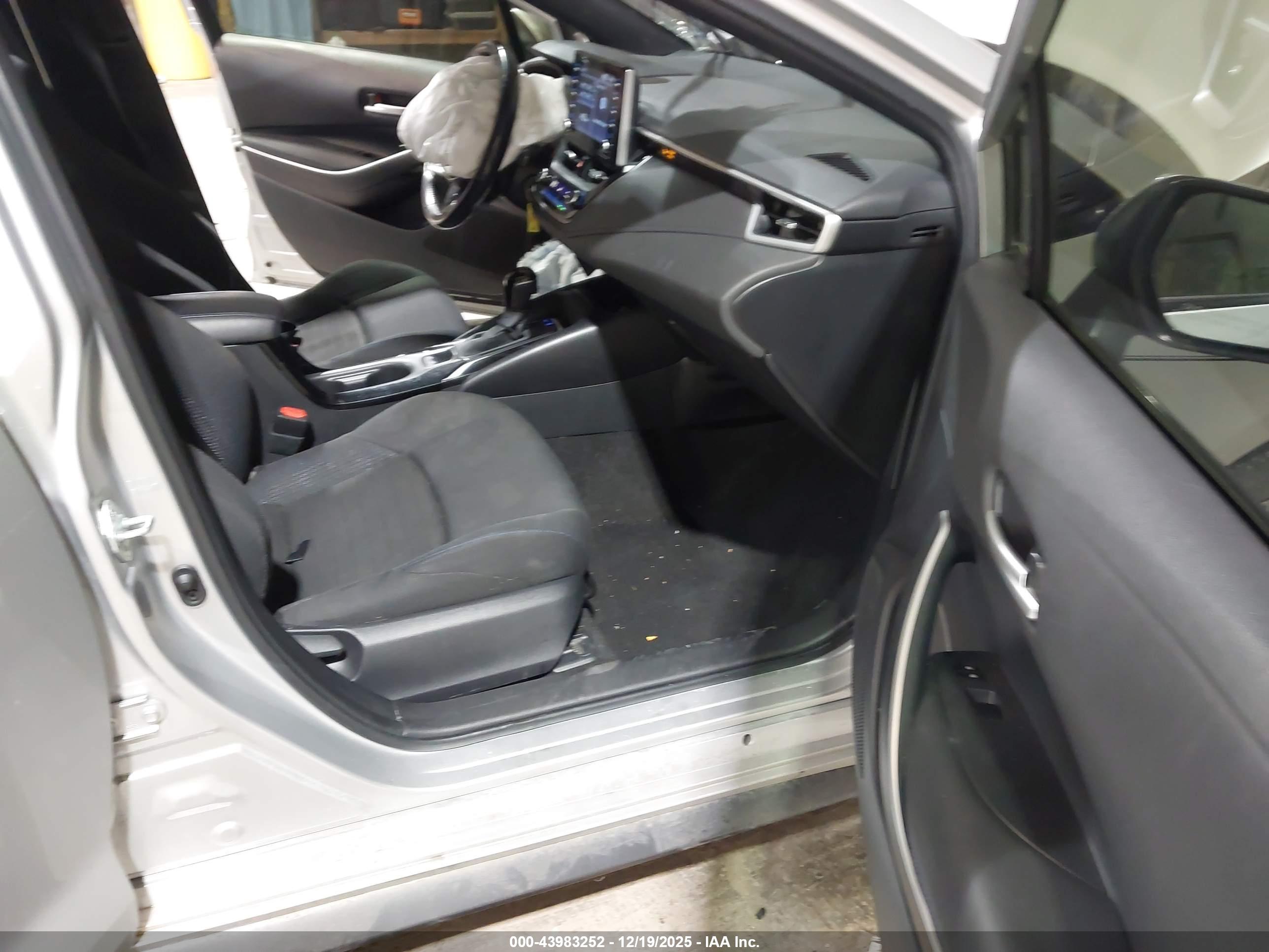TOYOTA COROLLA image 5
