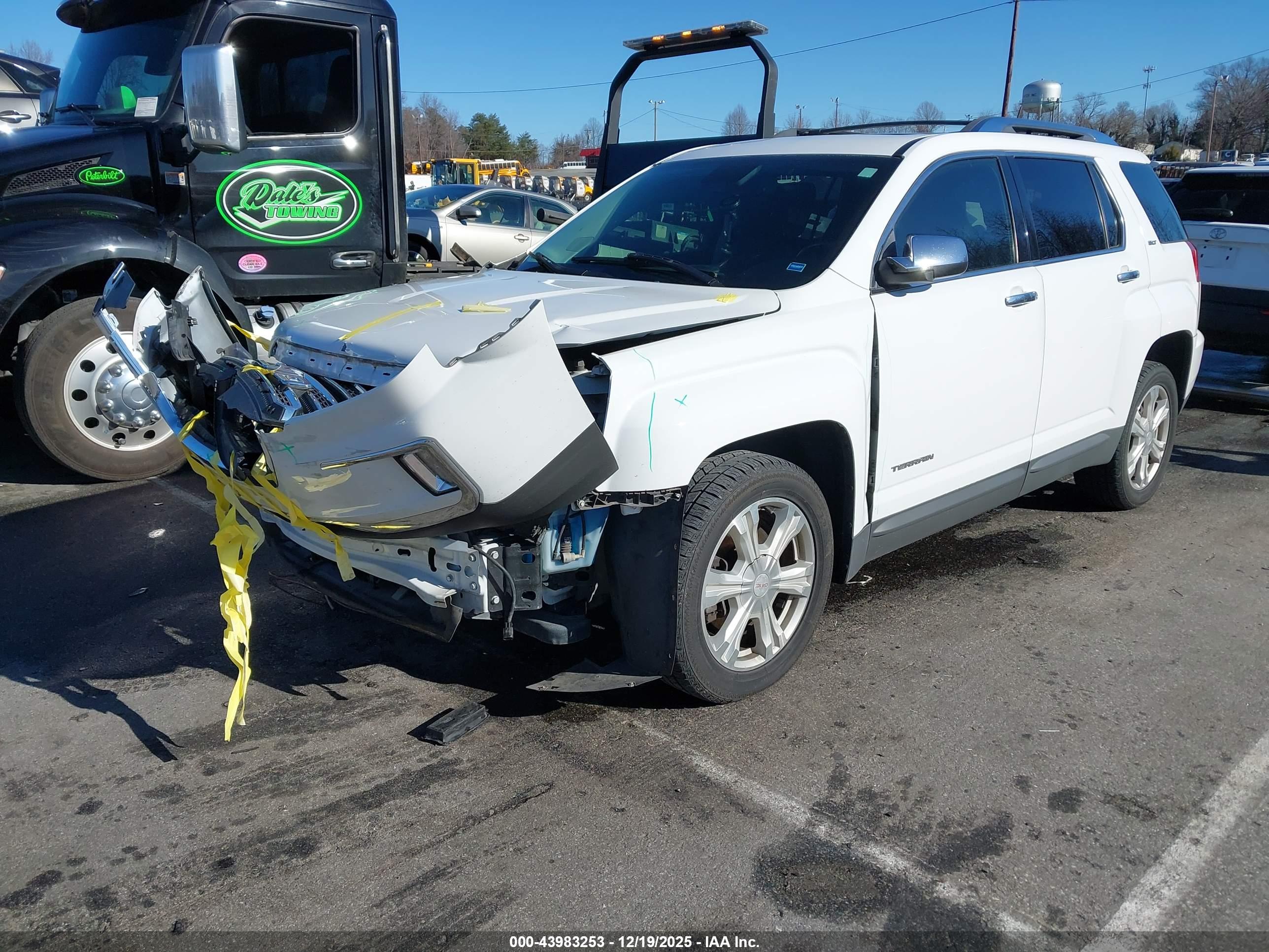 GMC TERRAIN image 2