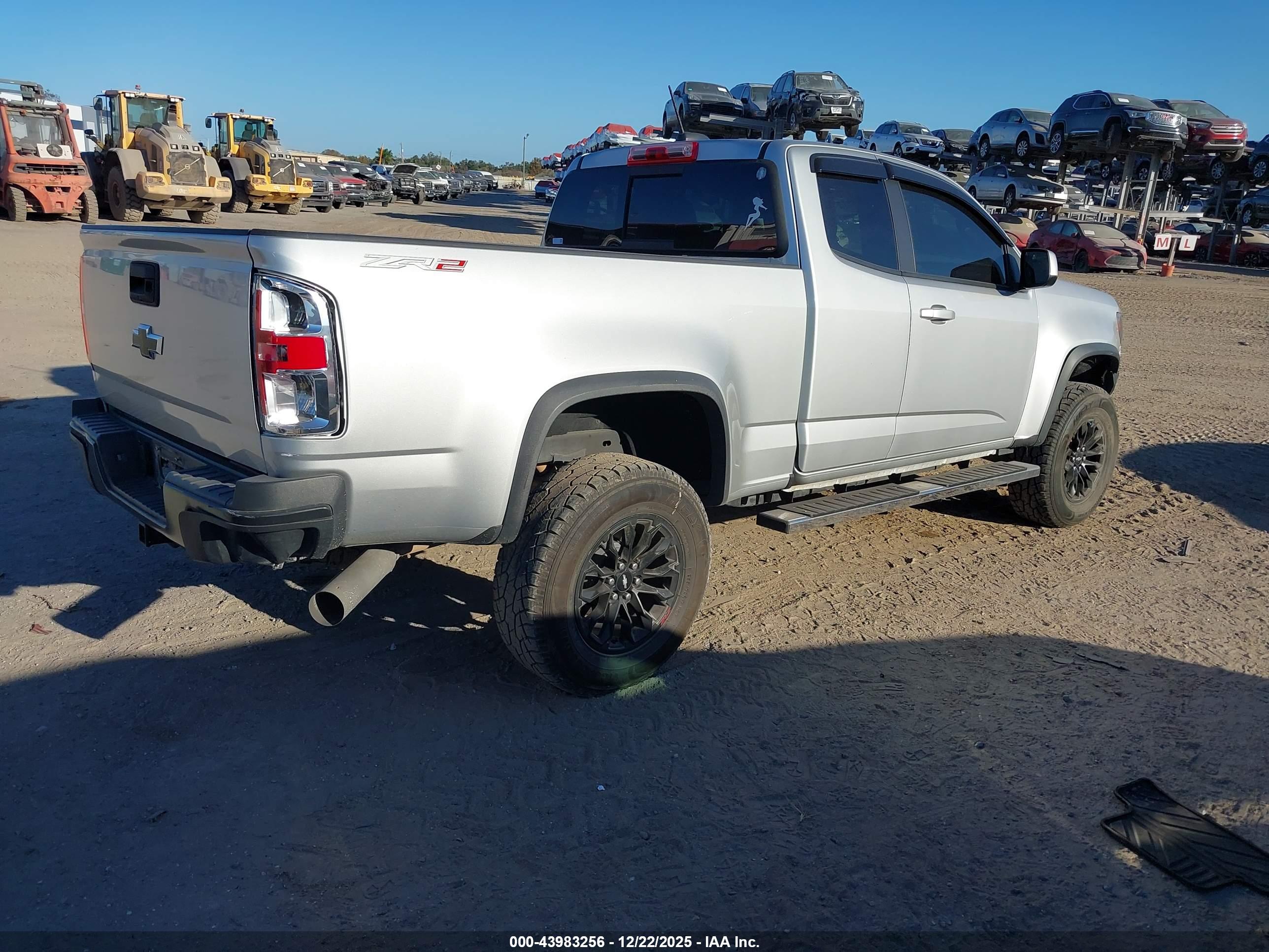CHEVROLET COLORADO image 4