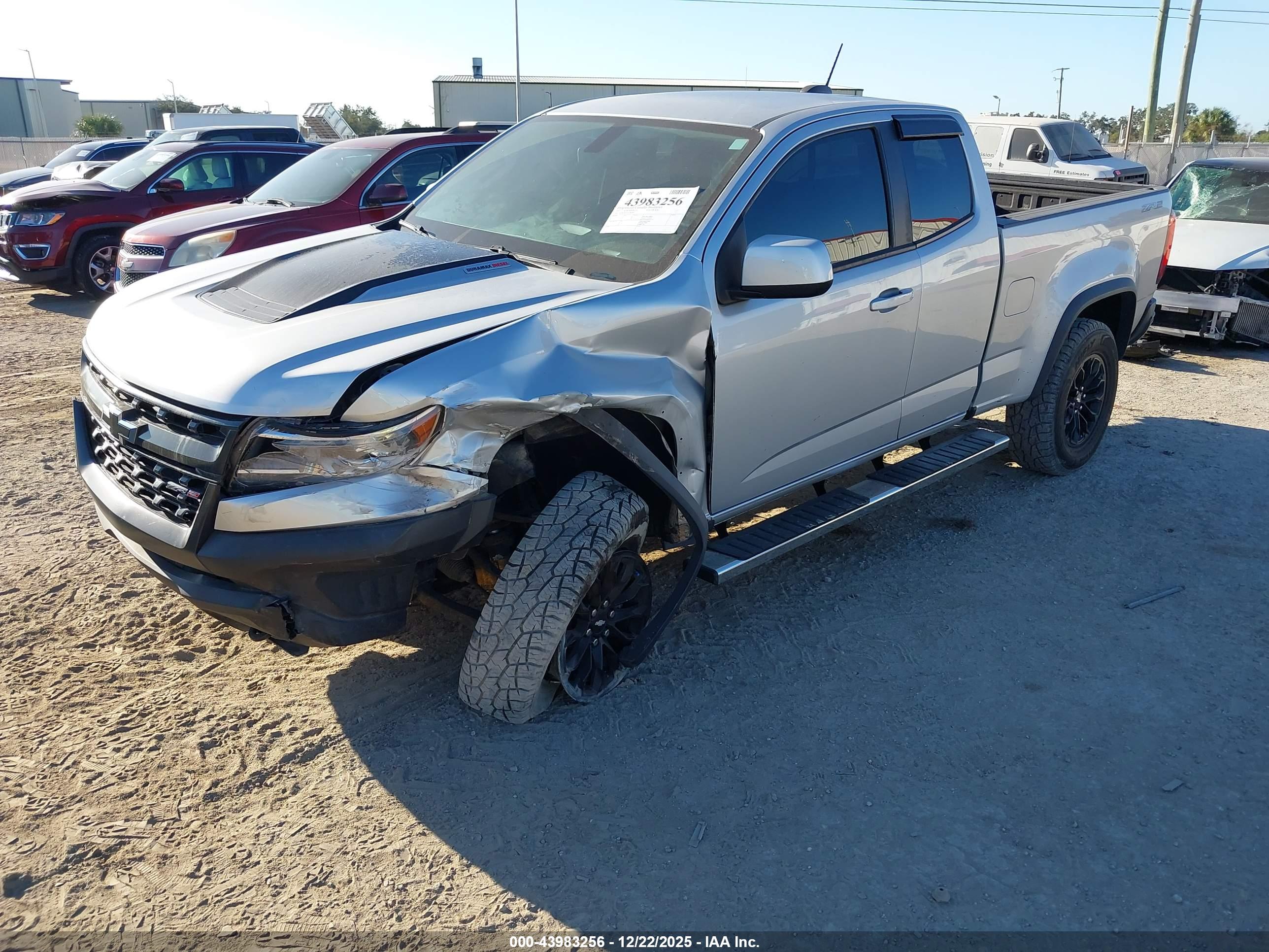 CHEVROLET COLORADO image 6