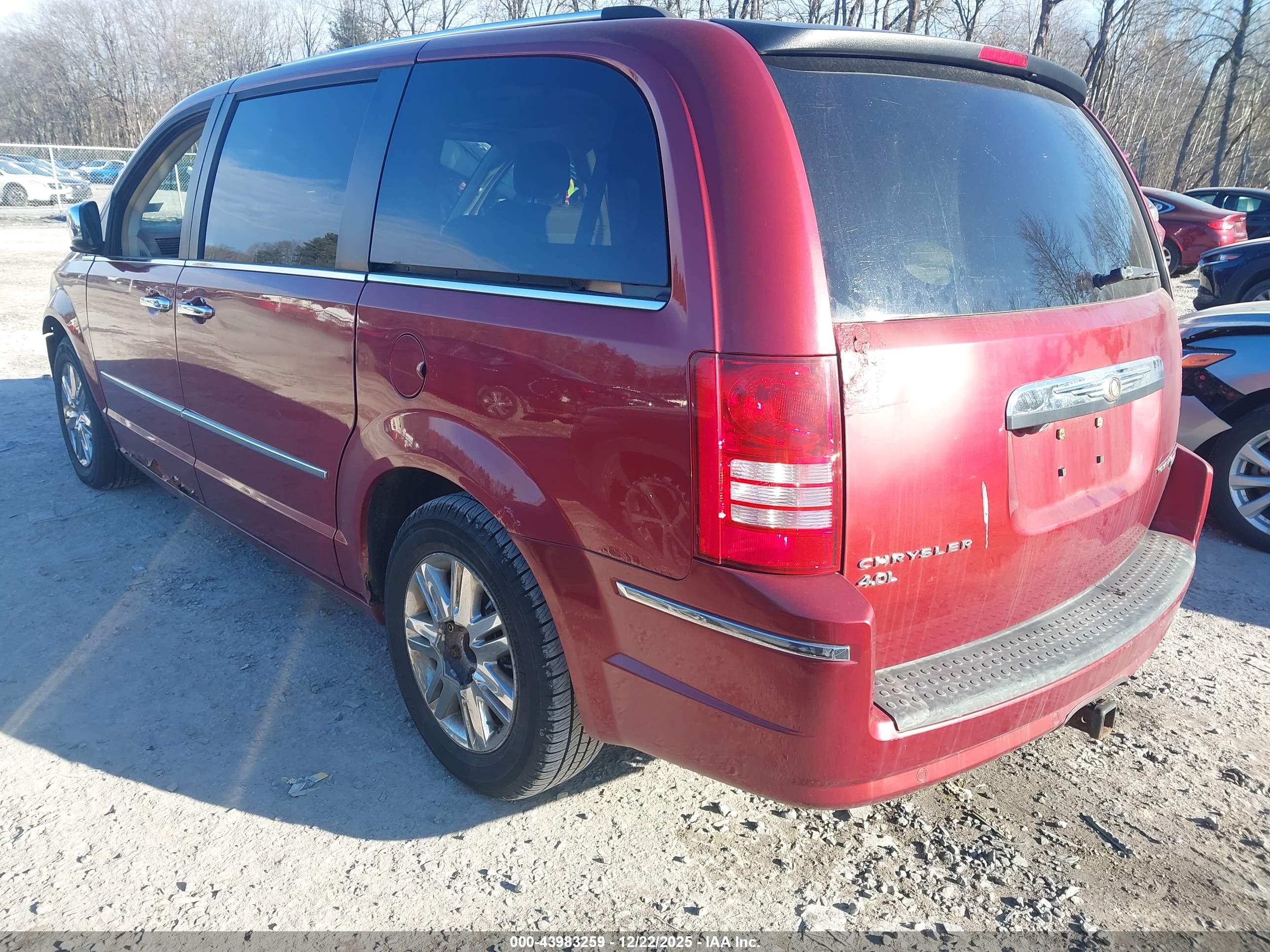 CHRYSLER TOWN image 3