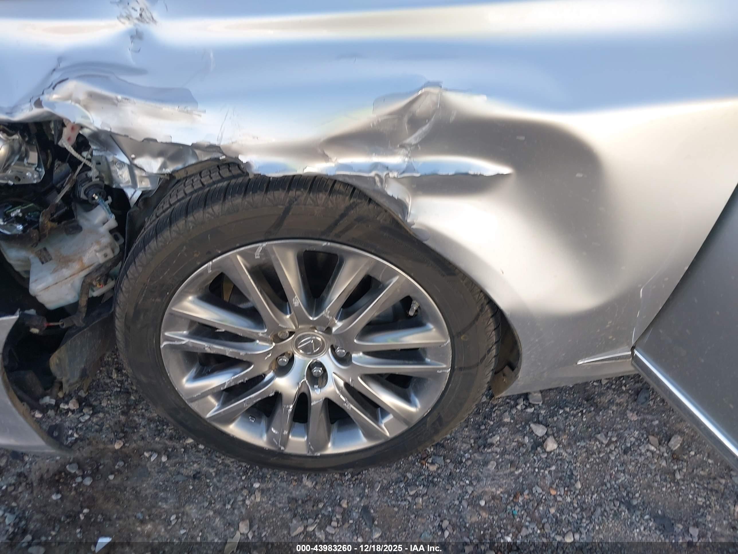 LEXUS LS image 6