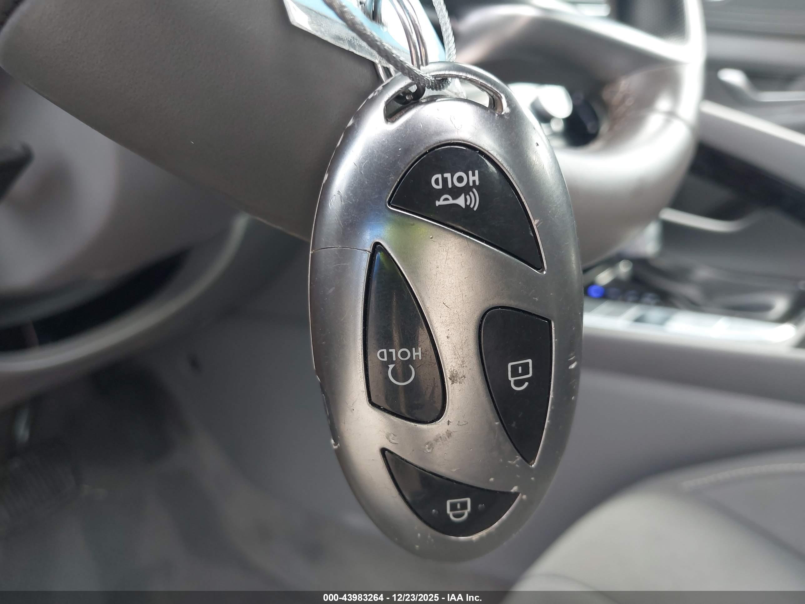 HYUNDAI ELANTRA image 11