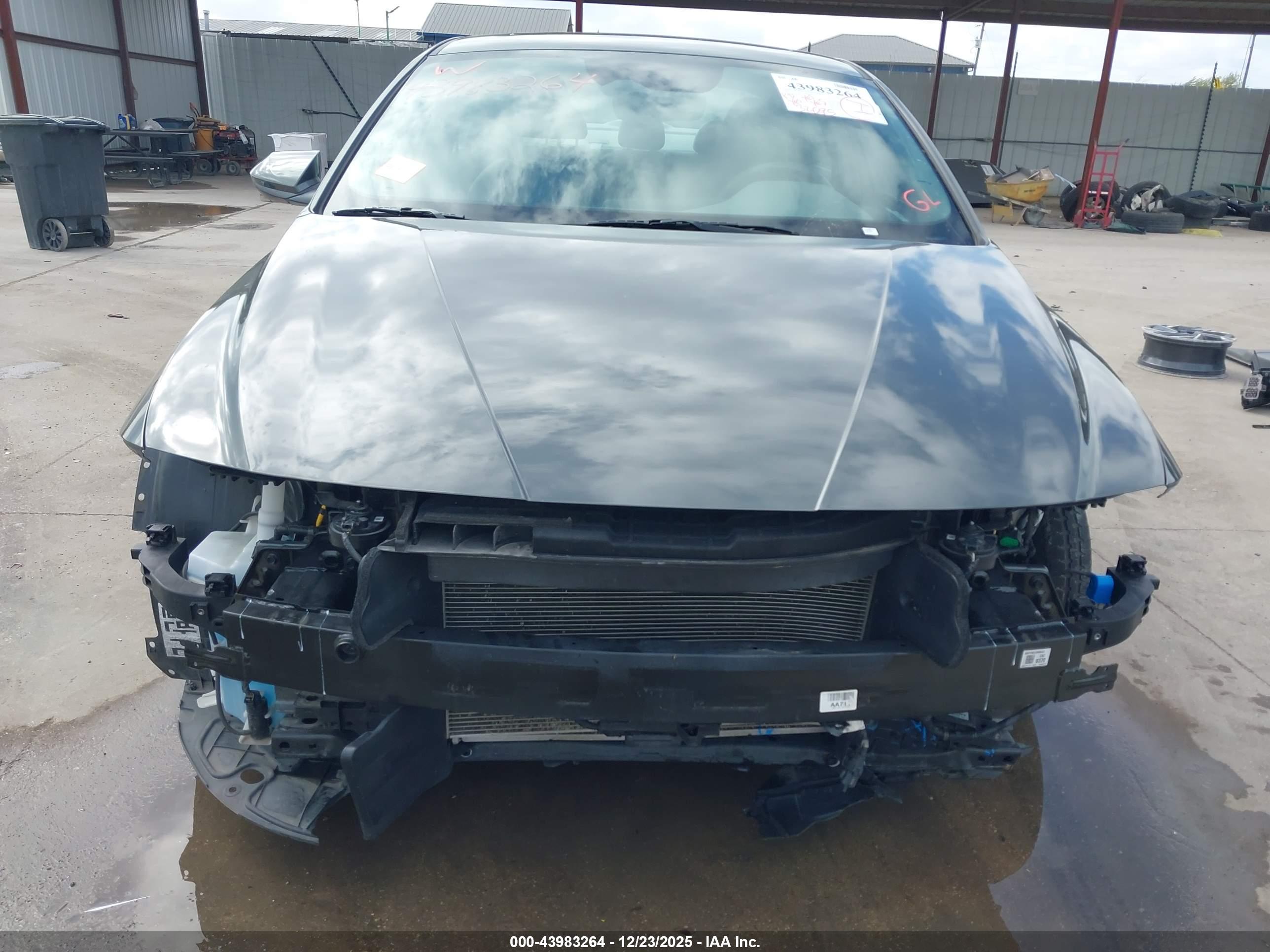 HYUNDAI ELANTRA image 6