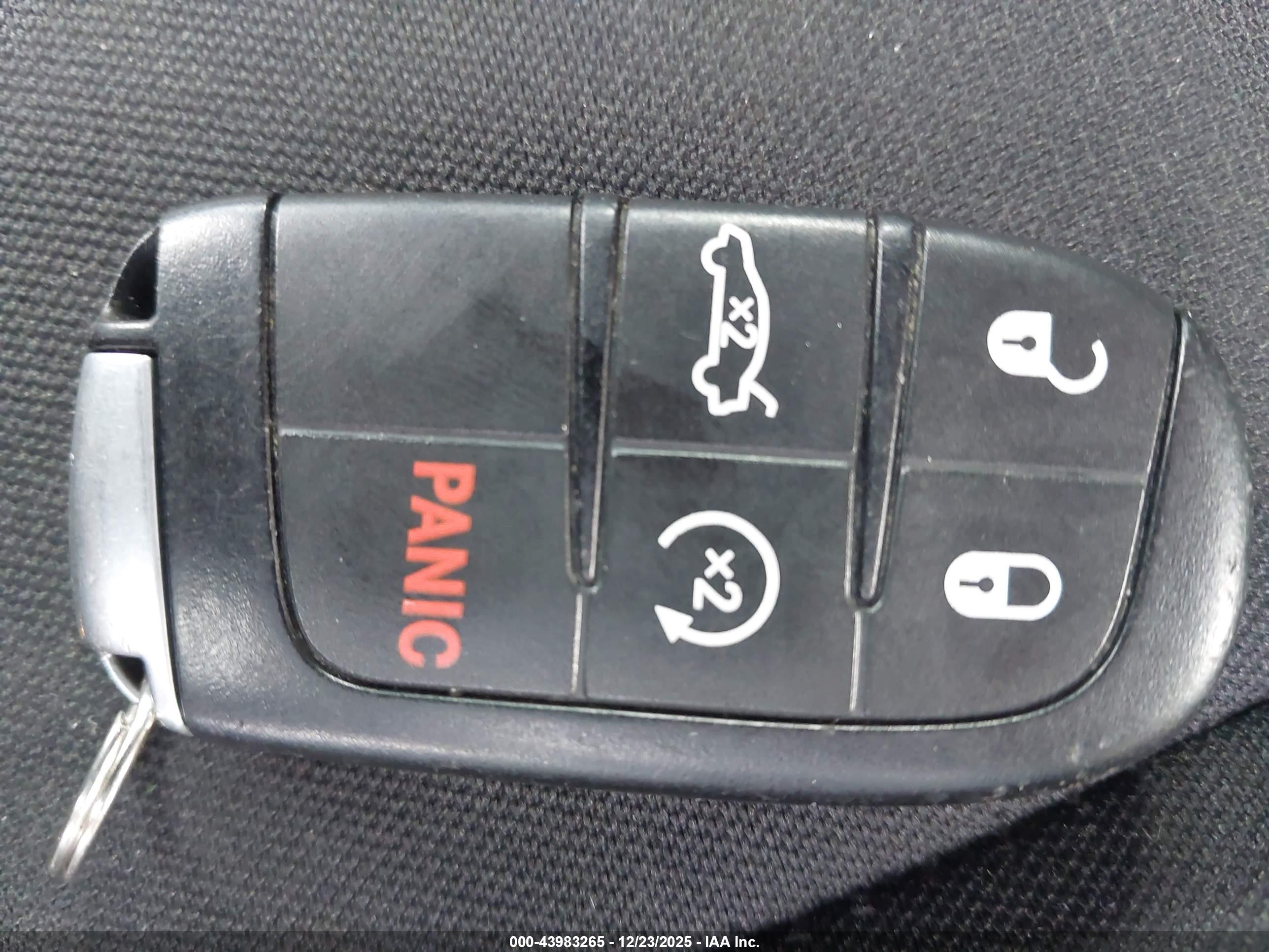 DODGE CHALLENGER image 11