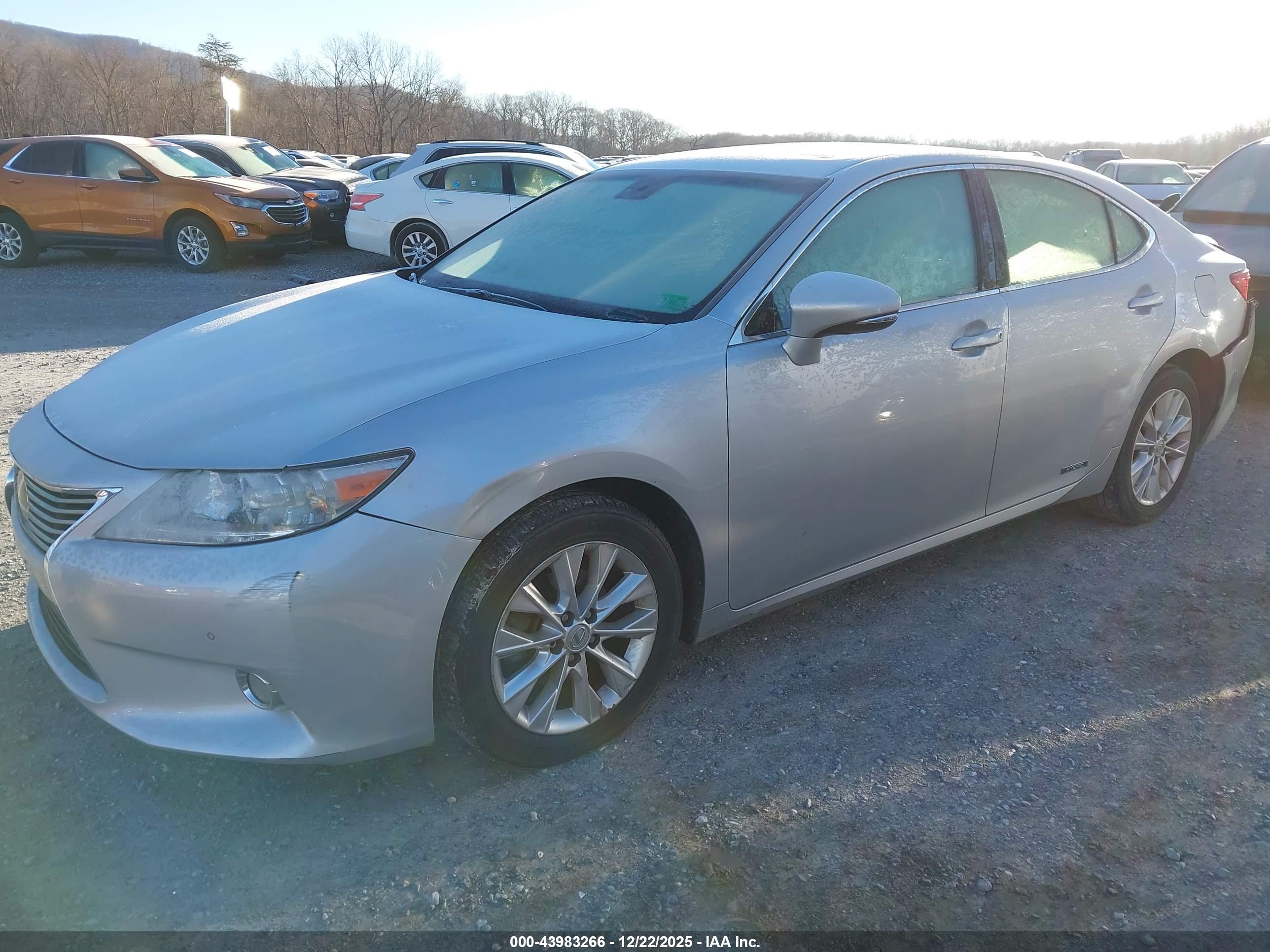 LEXUS ES image 2