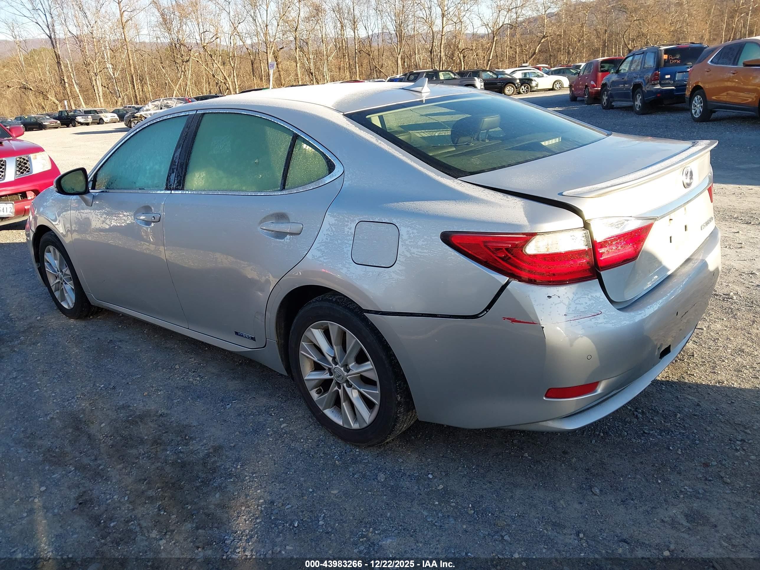 LEXUS ES image 3