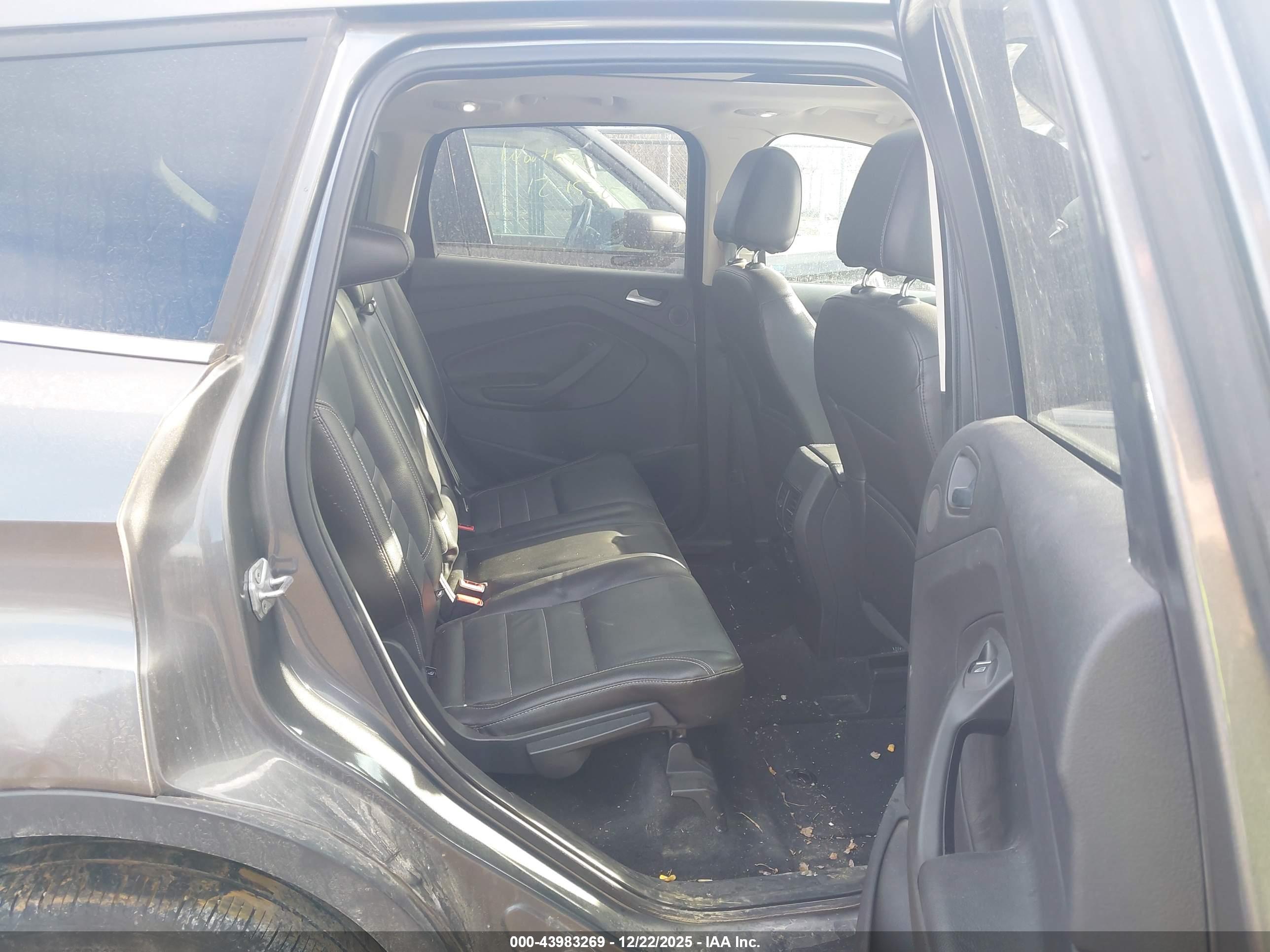 FORD ESCAPE image 8