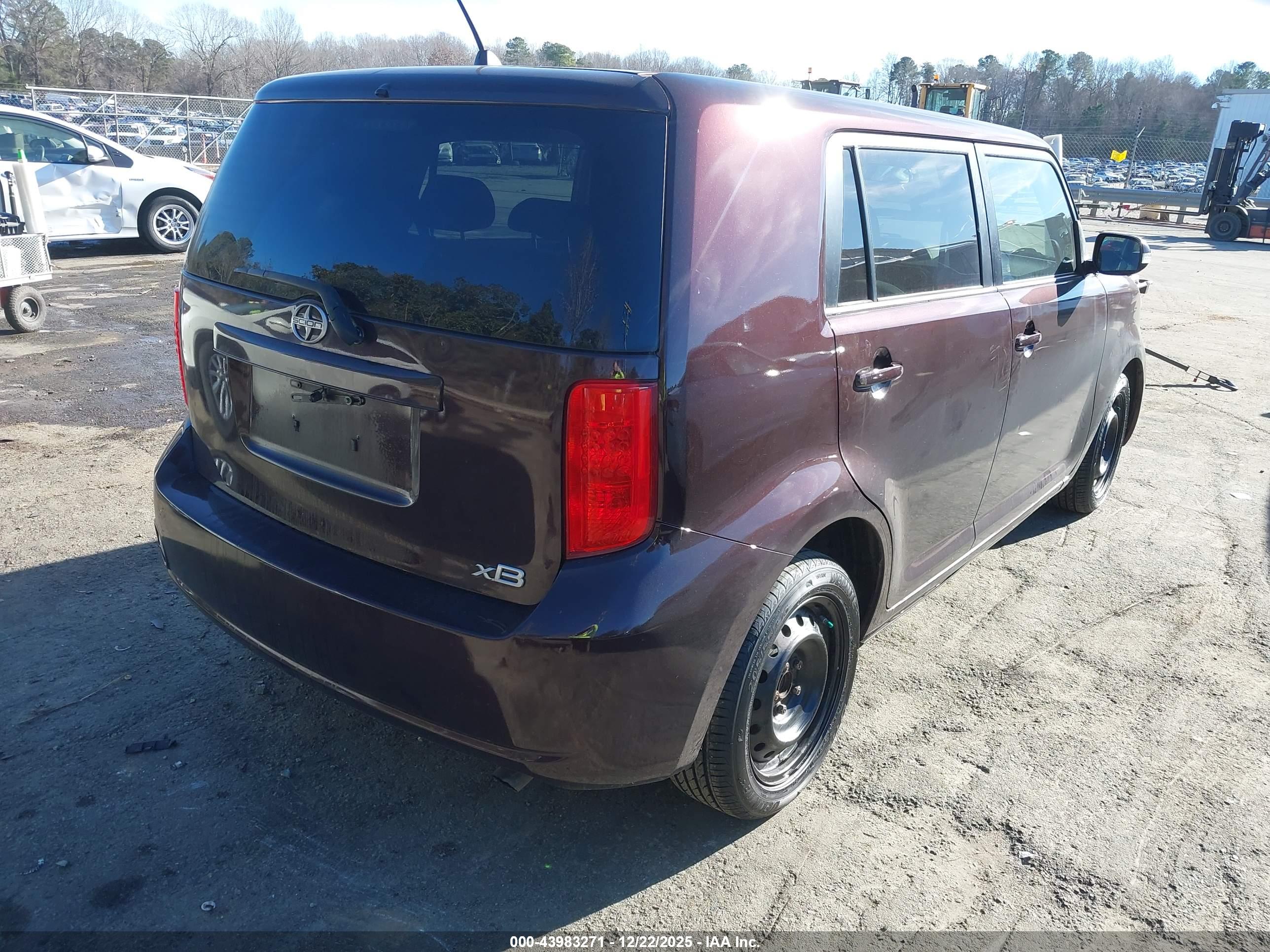 SCION XB image 4