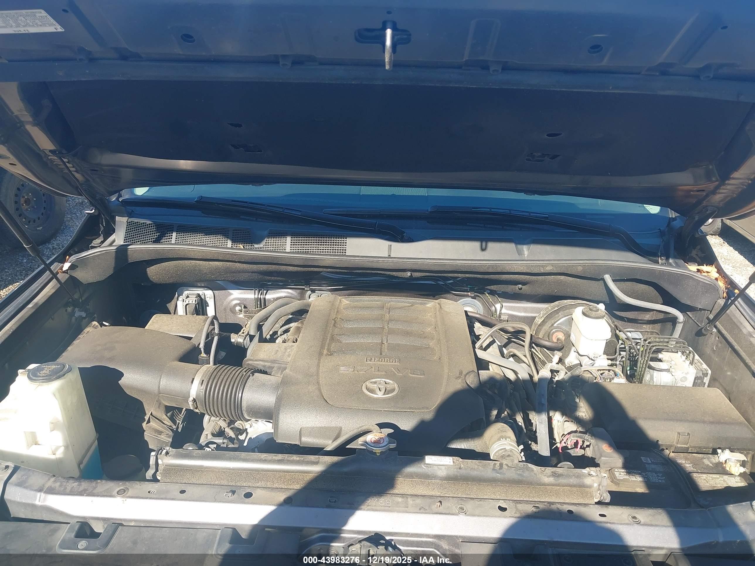 TOYOTA TUNDRA image 10