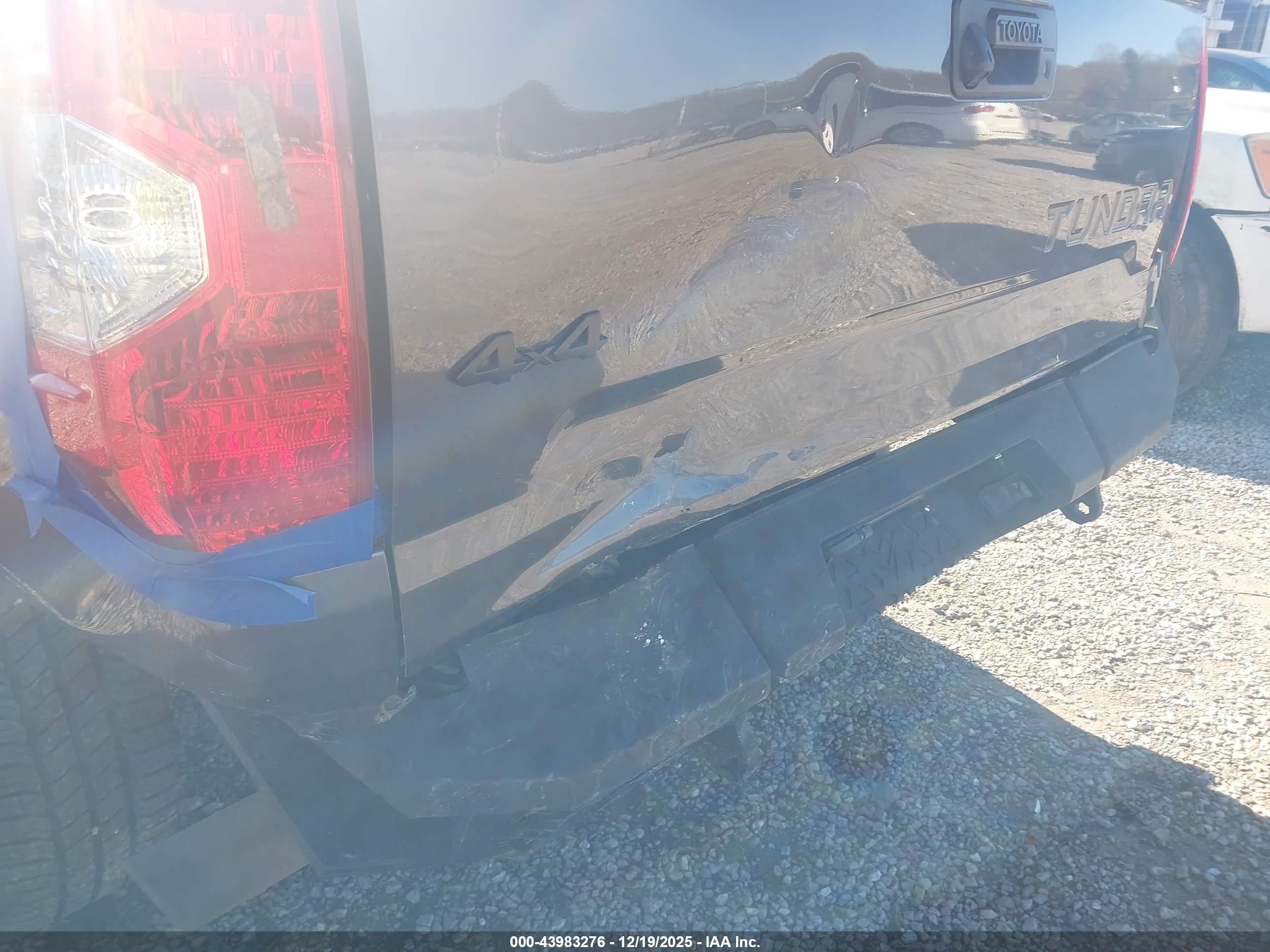 TOYOTA TUNDRA image 6
