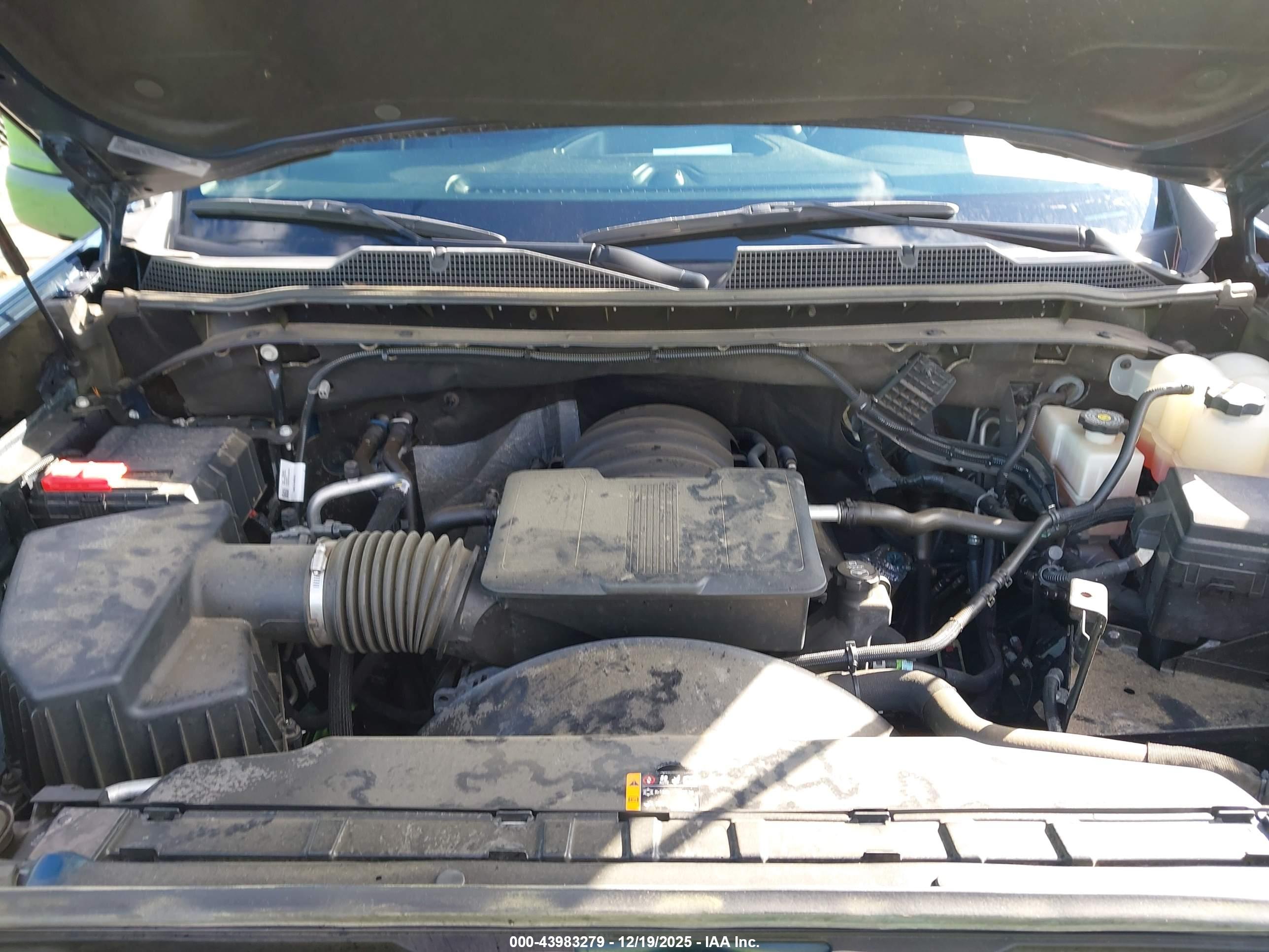 CHEVROLET SILVERADO image 10