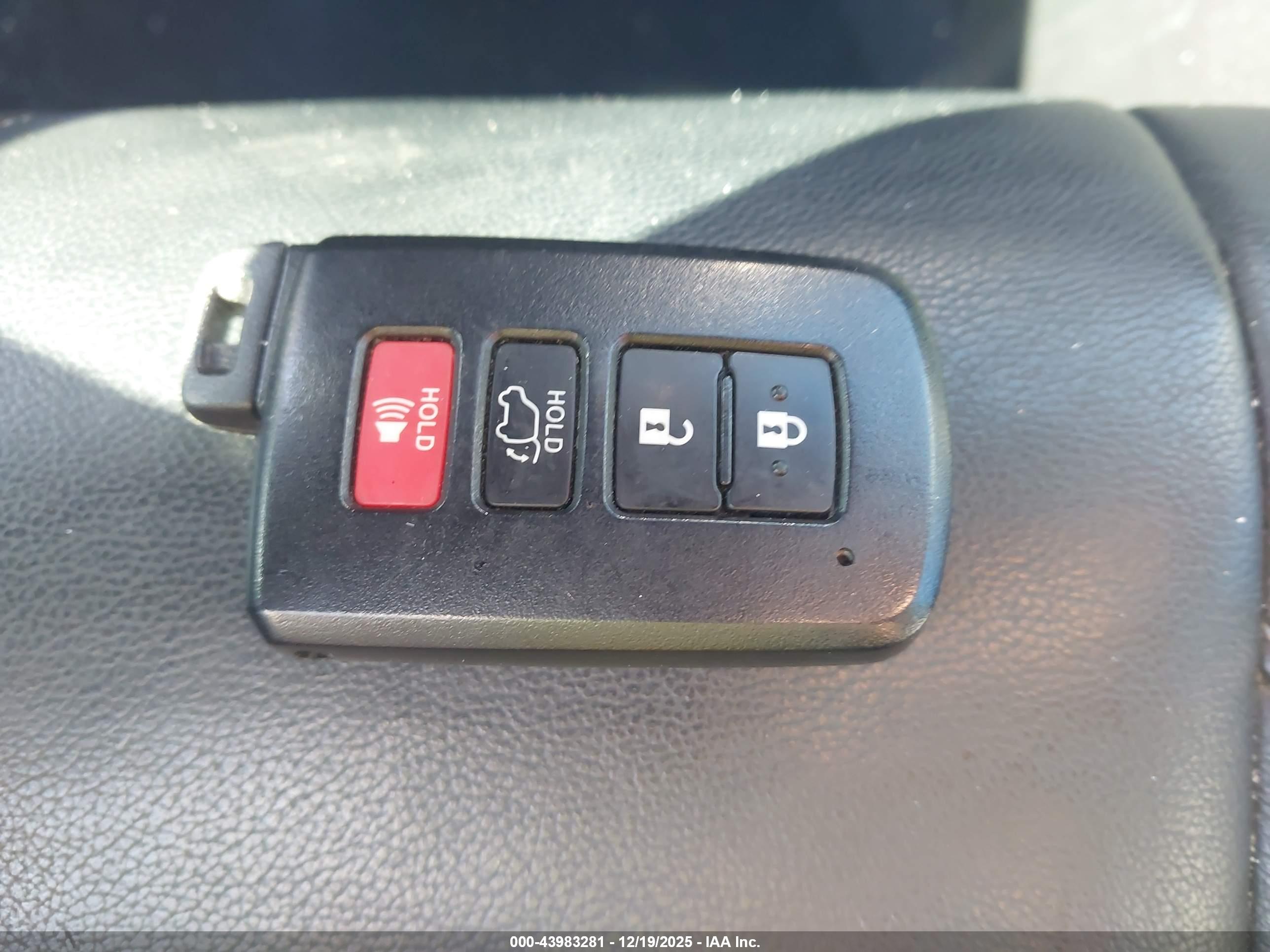 TOYOTA HIGHLANDER image 11