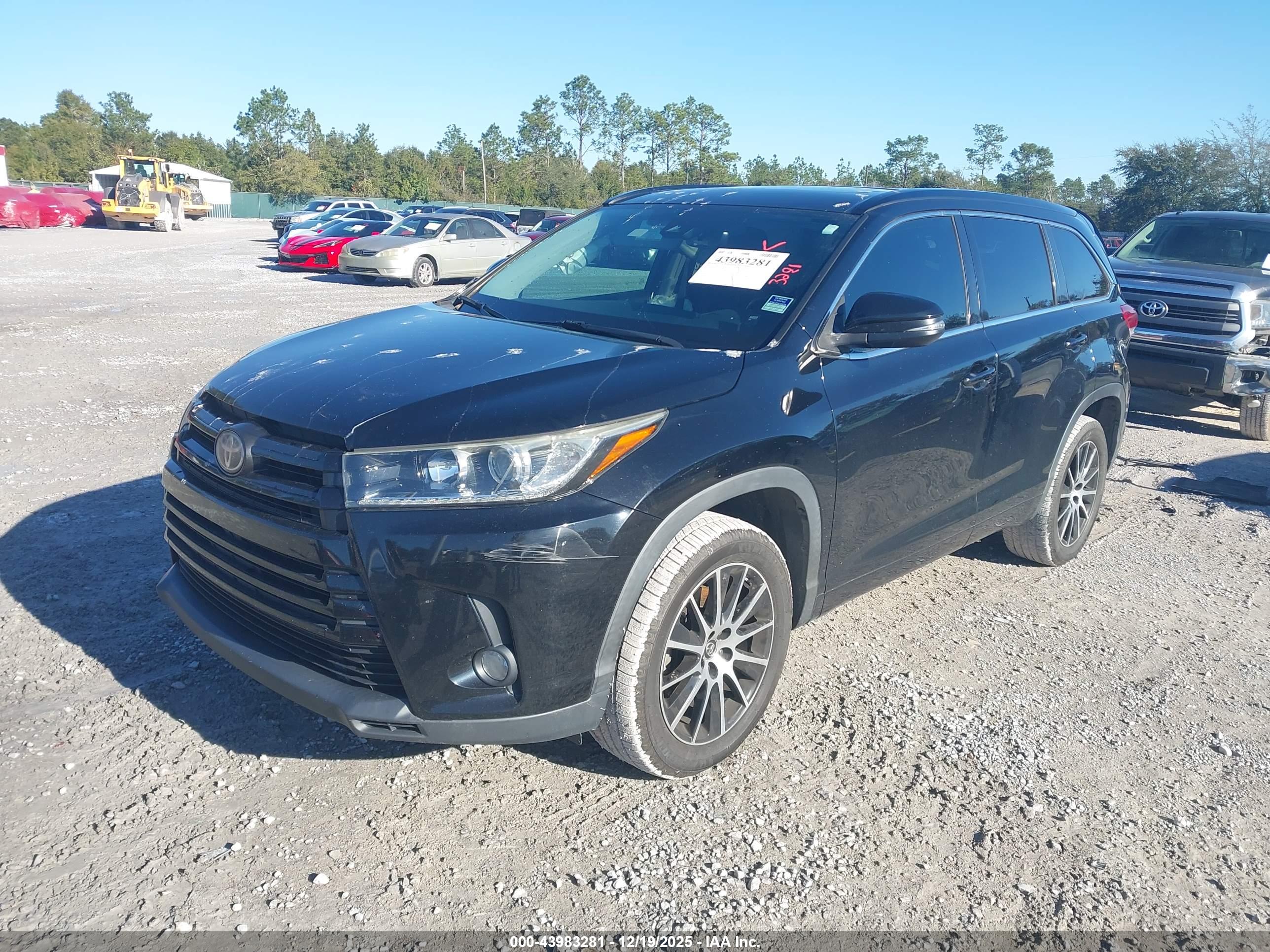 TOYOTA HIGHLANDER image 2