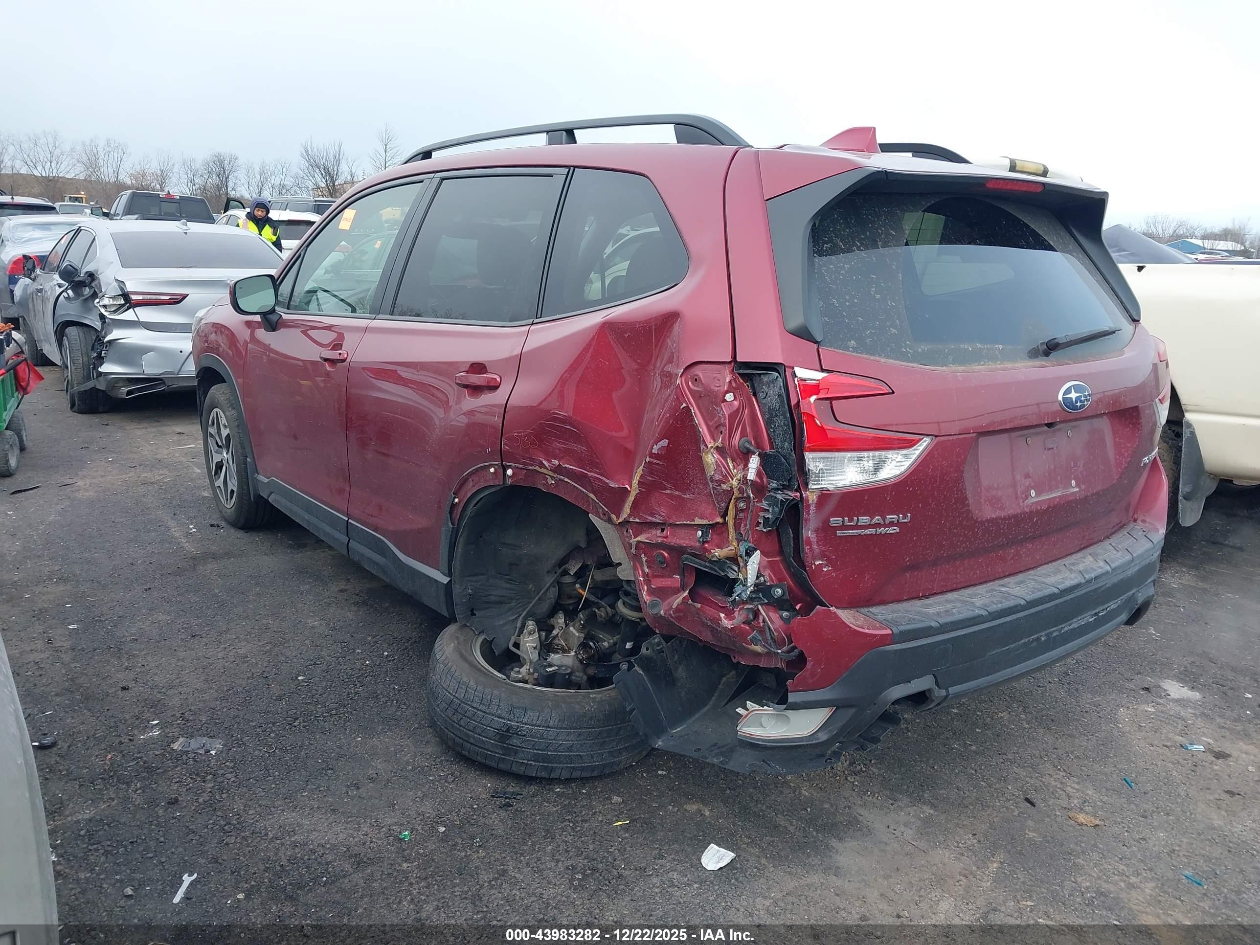 SUBARU FORESTER image 3