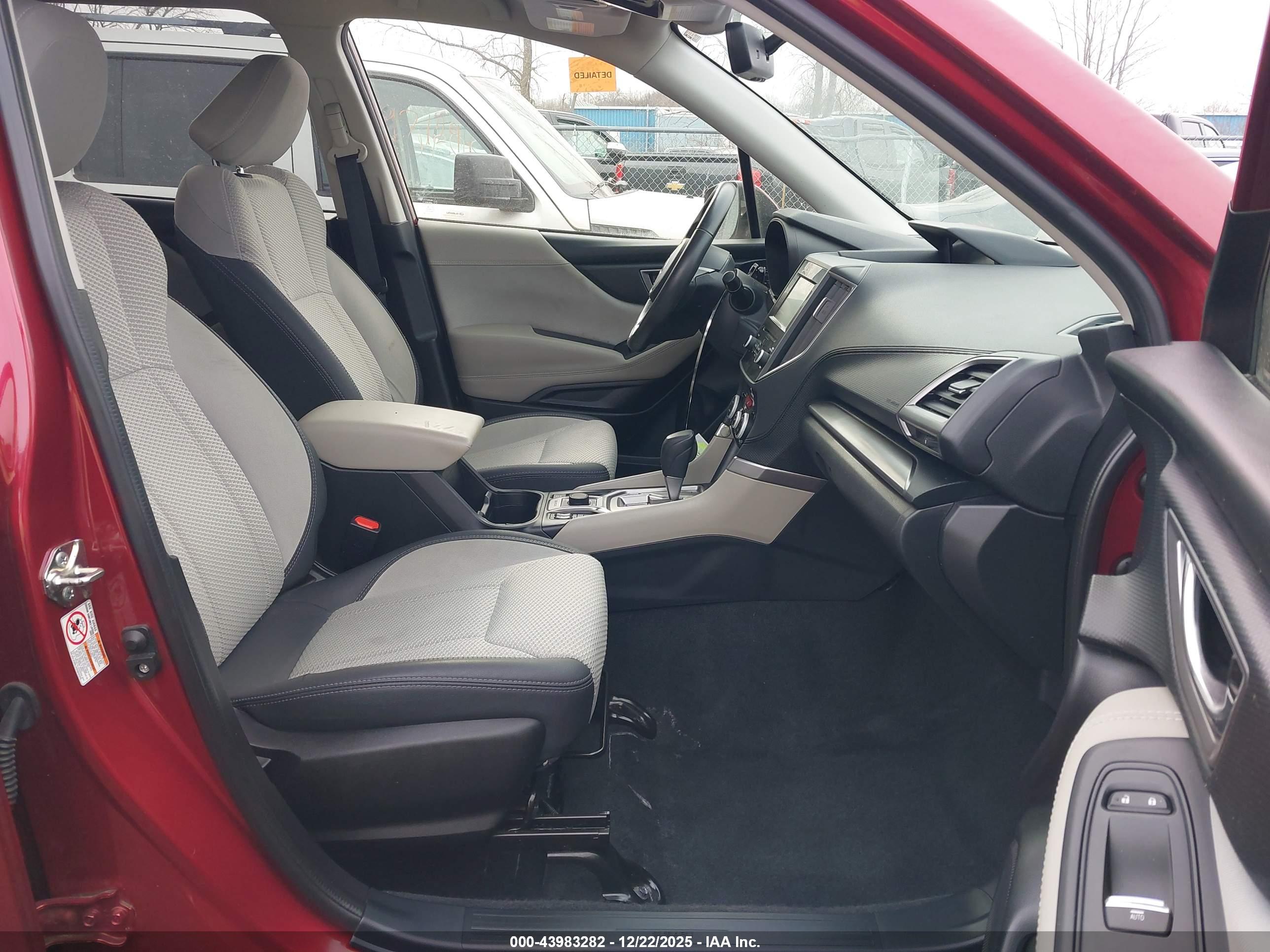 SUBARU FORESTER image 5