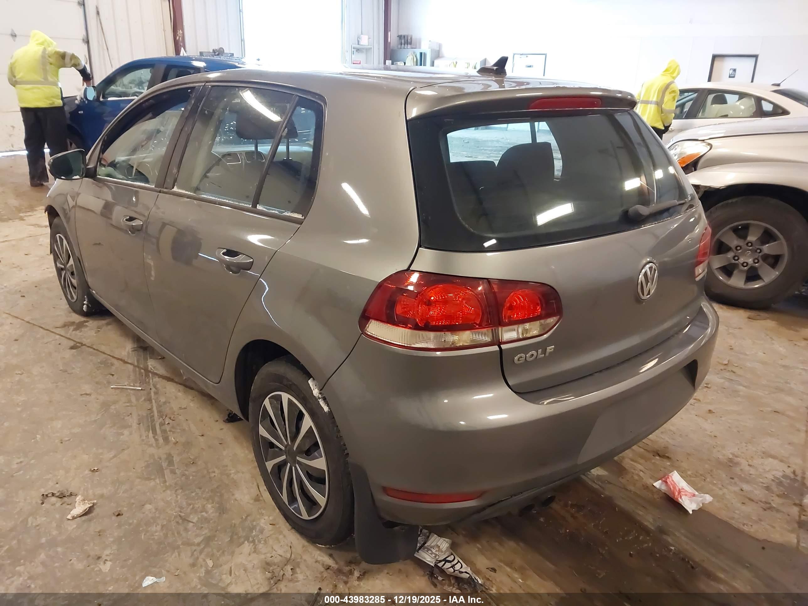 VOLKSWAGEN GOLF image 3