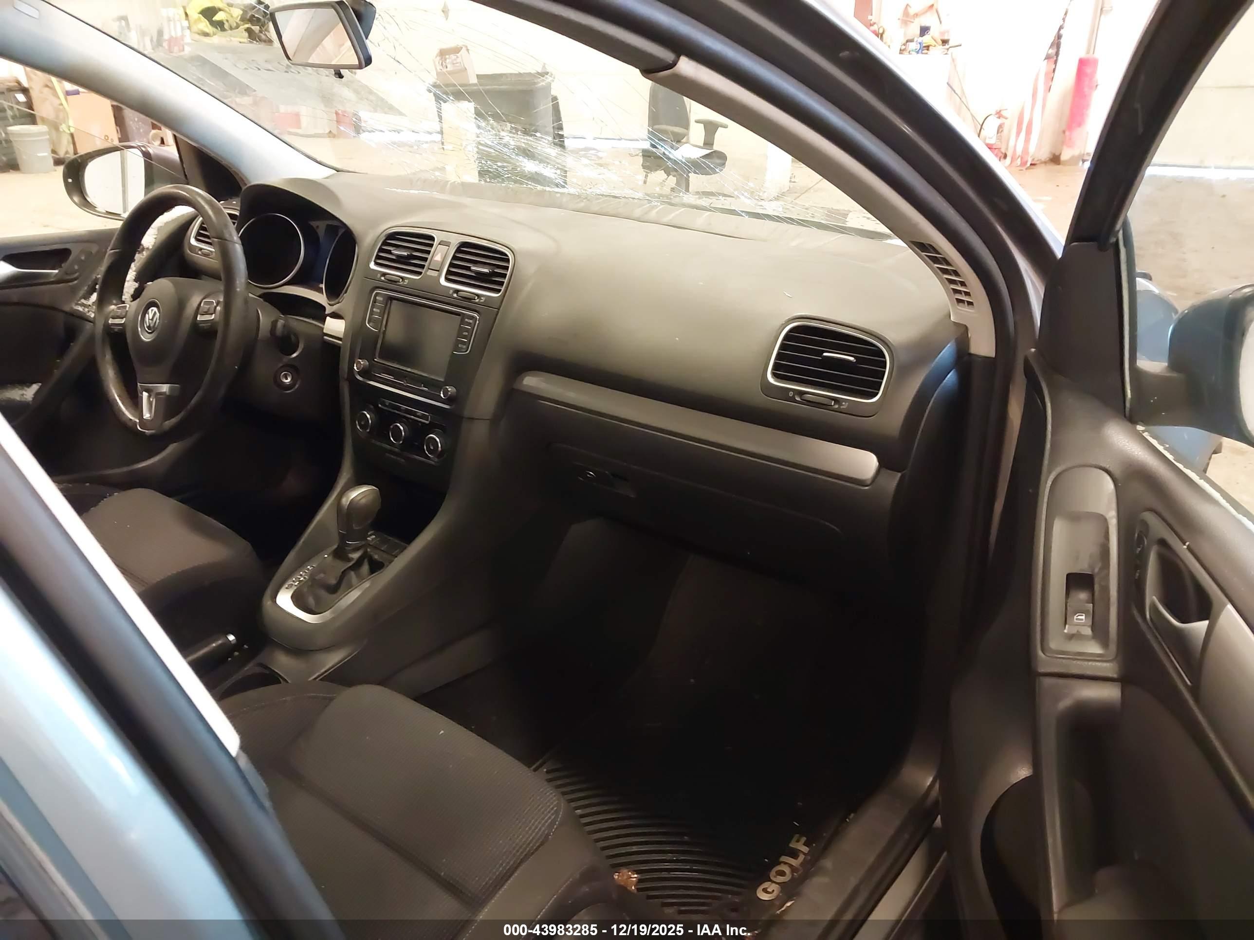 VOLKSWAGEN GOLF image 5