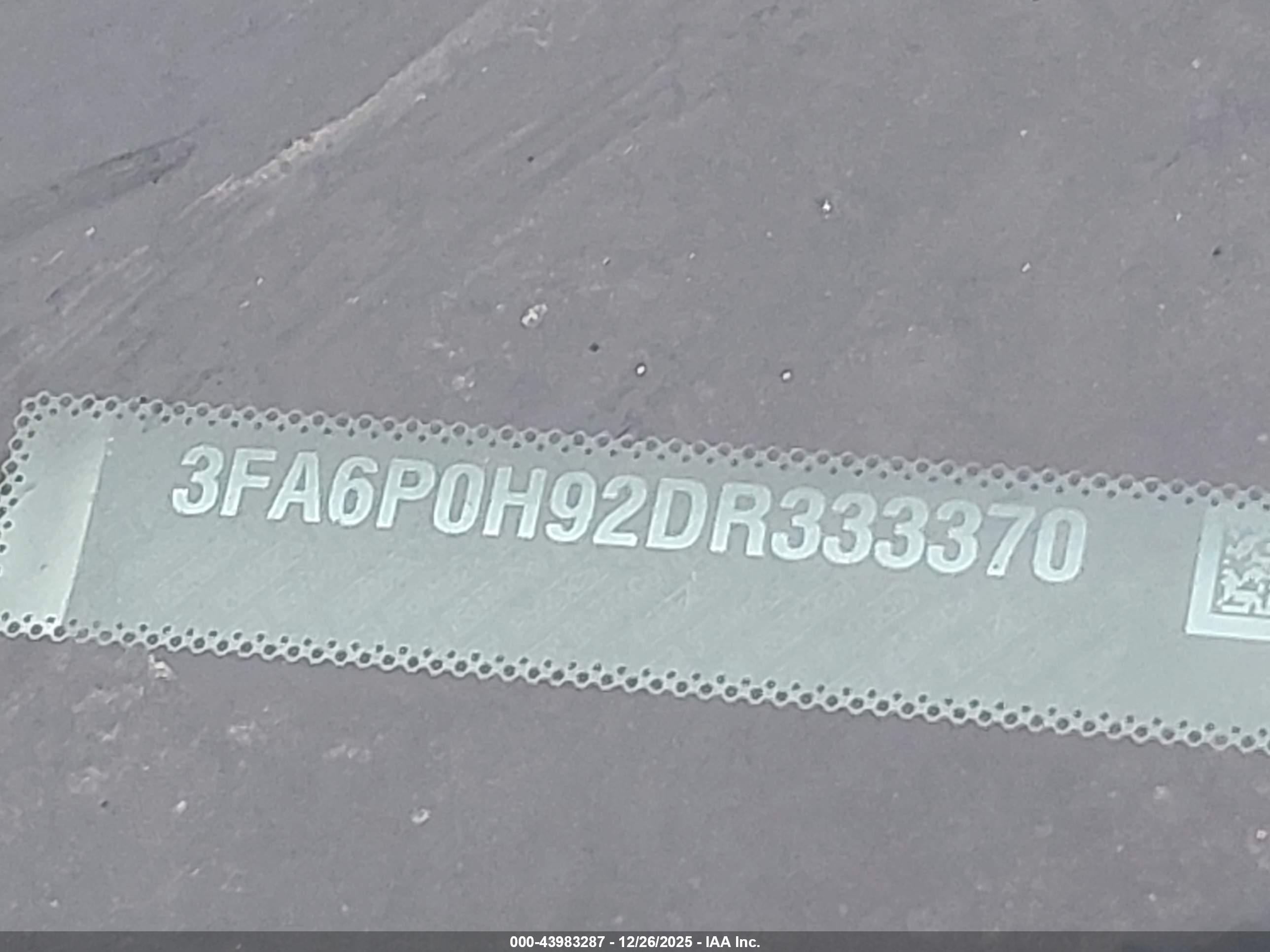 FORD FUSION image 9