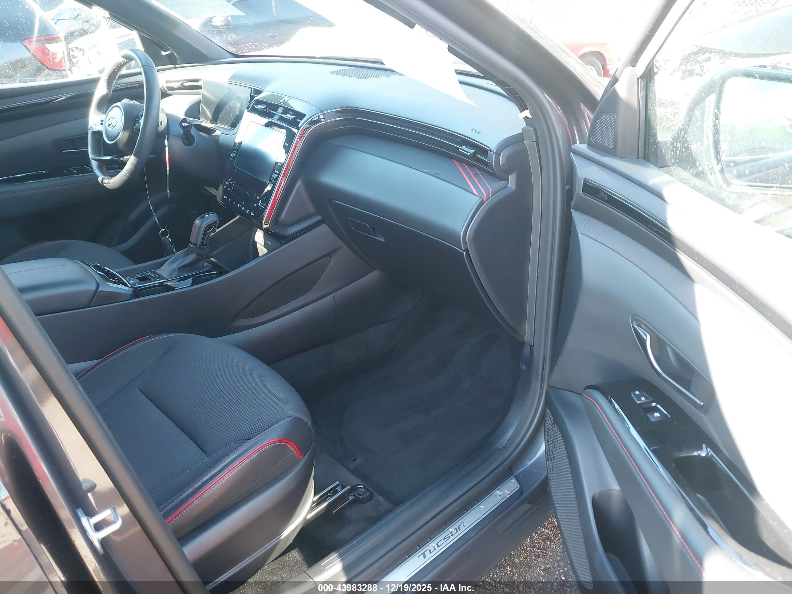 HYUNDAI TUCSON image 5