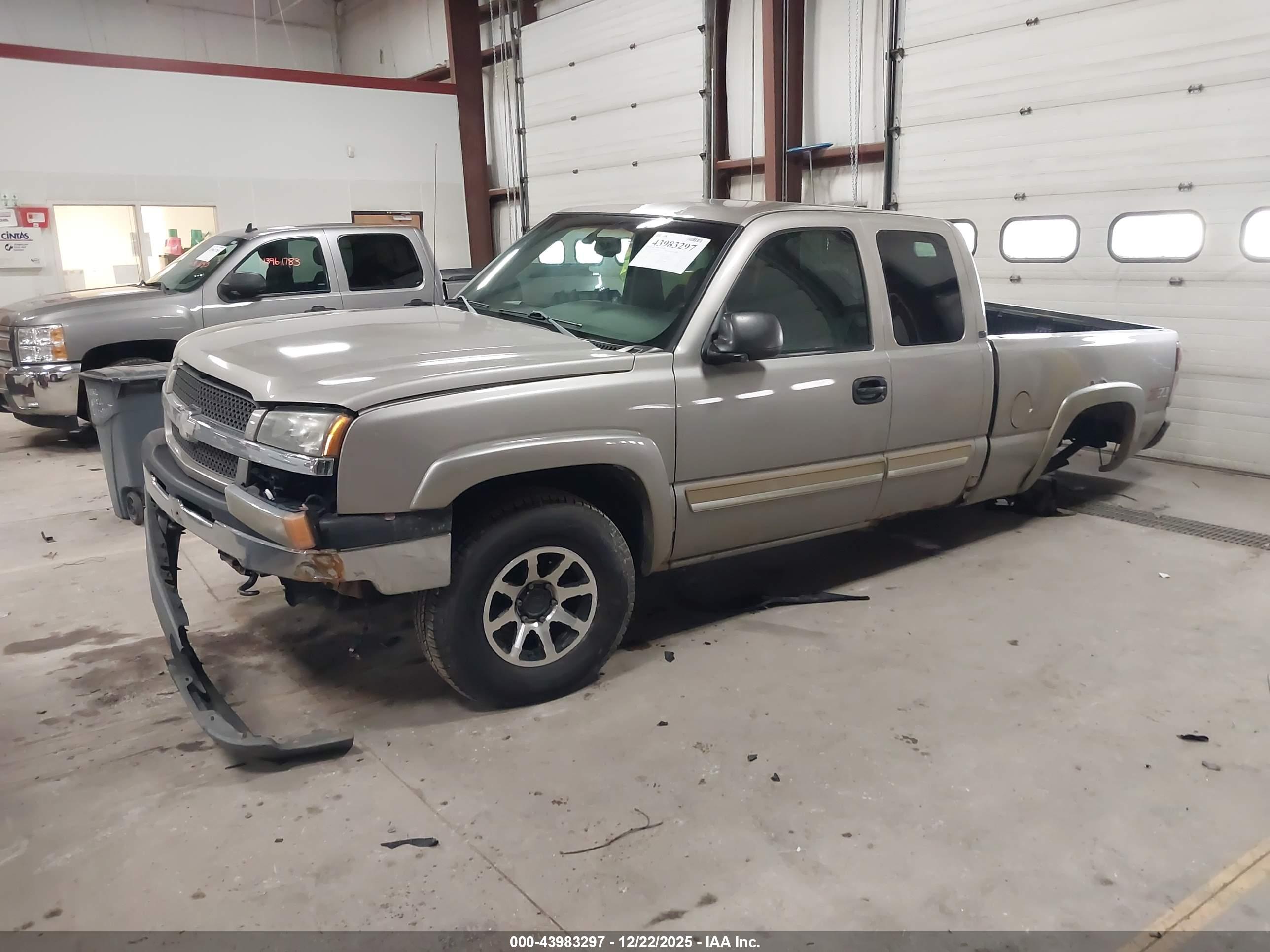 CHEVROLET SILVERADO image 2