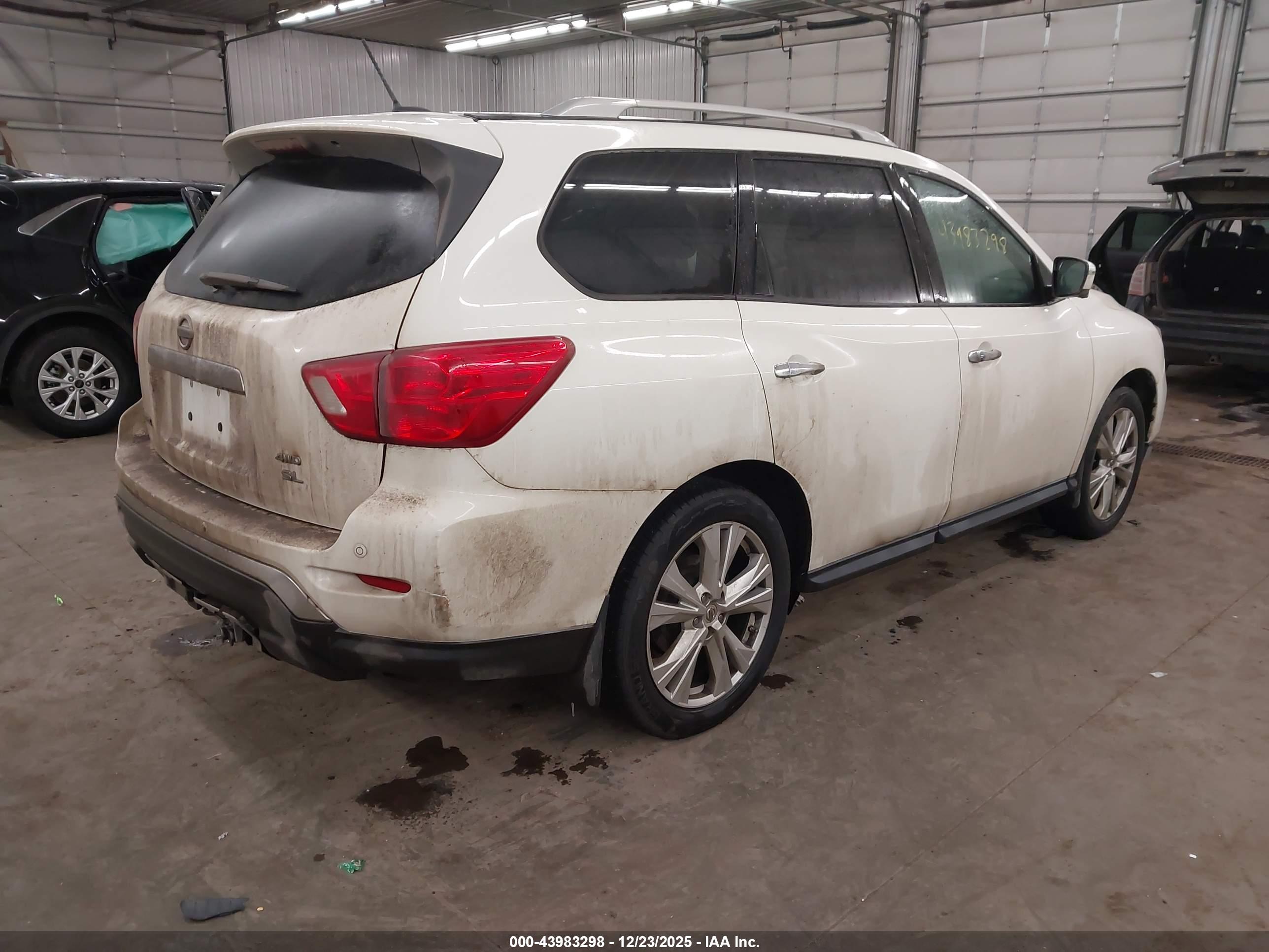 NISSAN PATHFINDER image 4