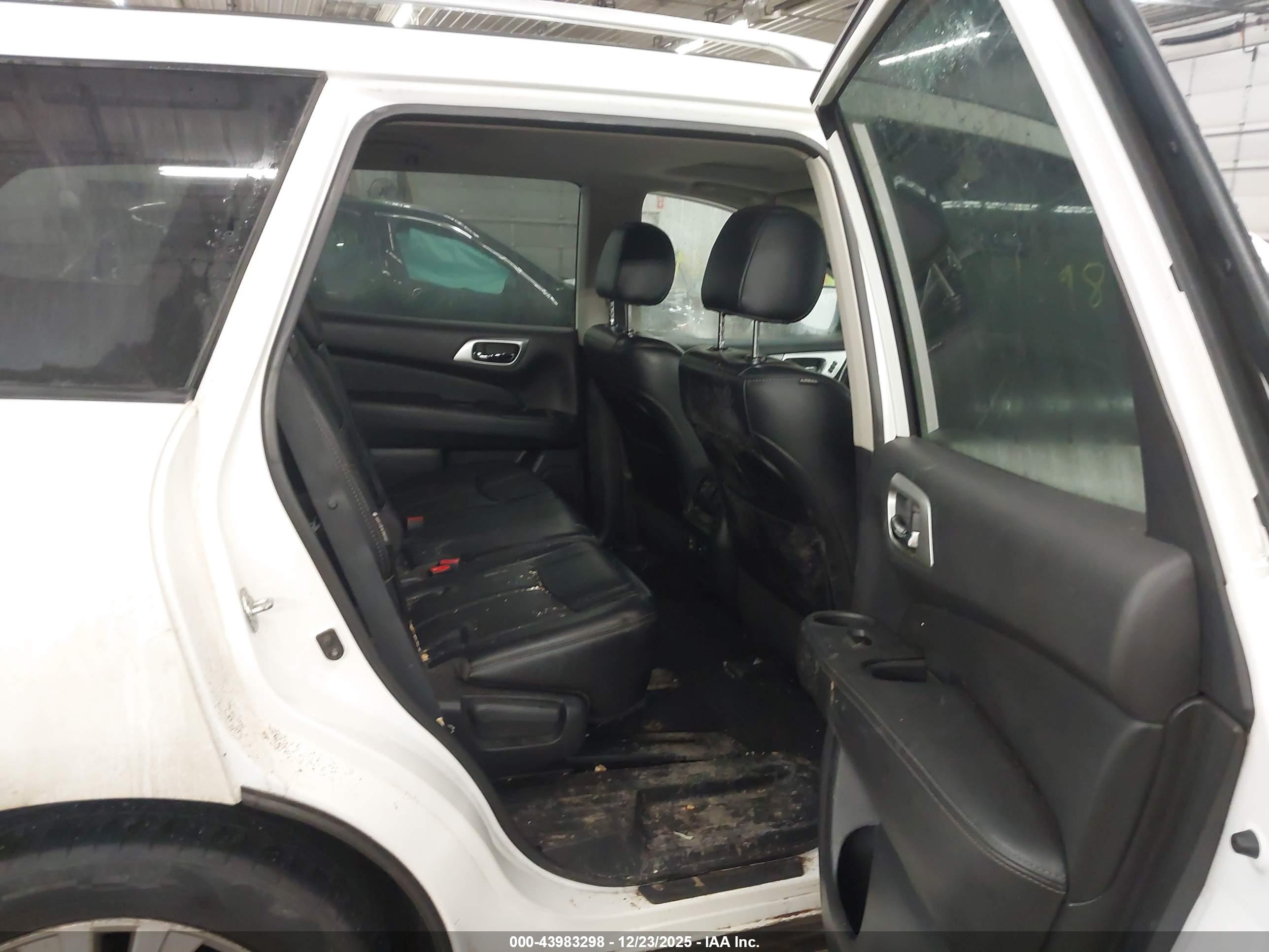 NISSAN PATHFINDER image 8