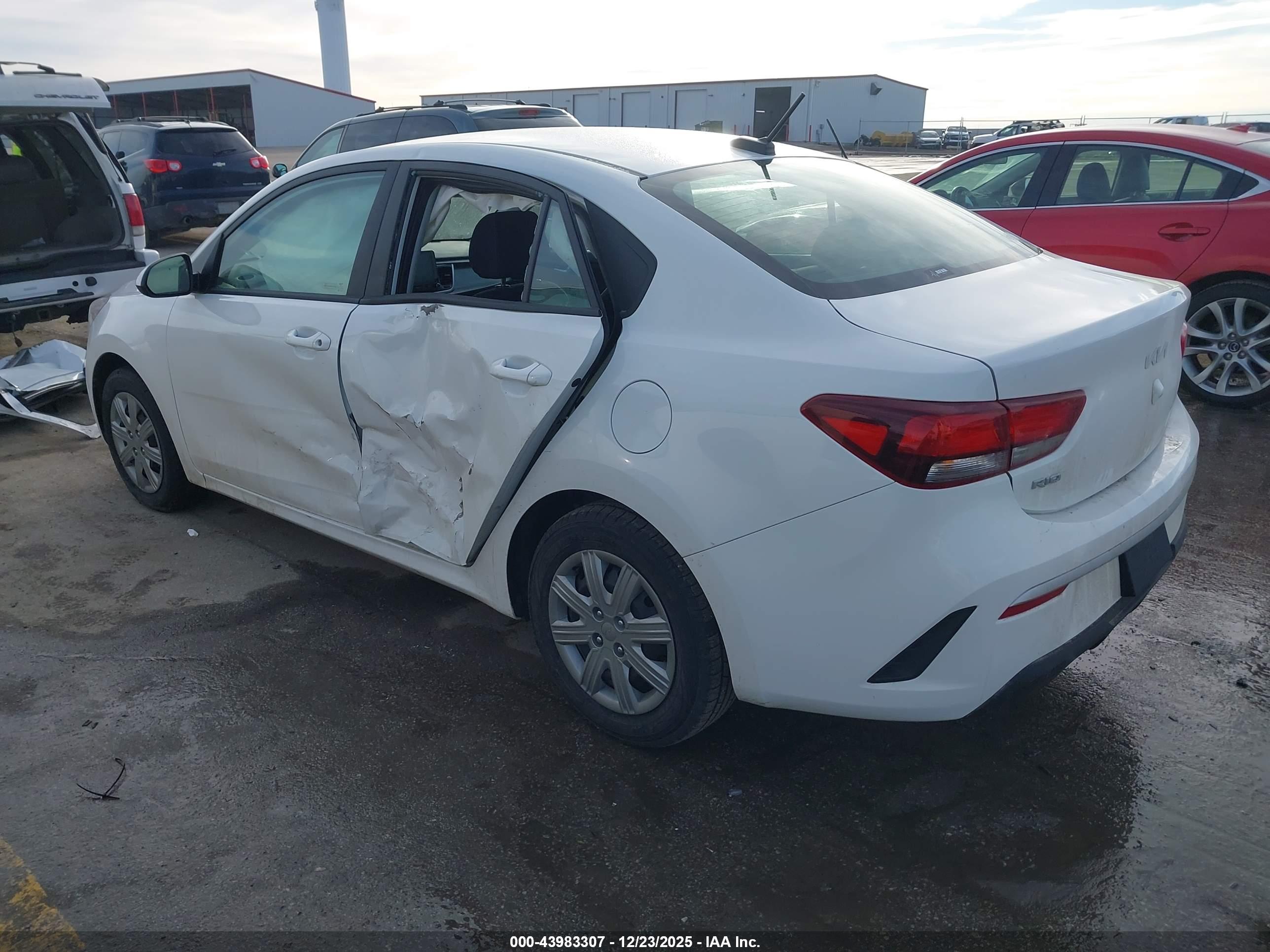 KIA RIO image 3