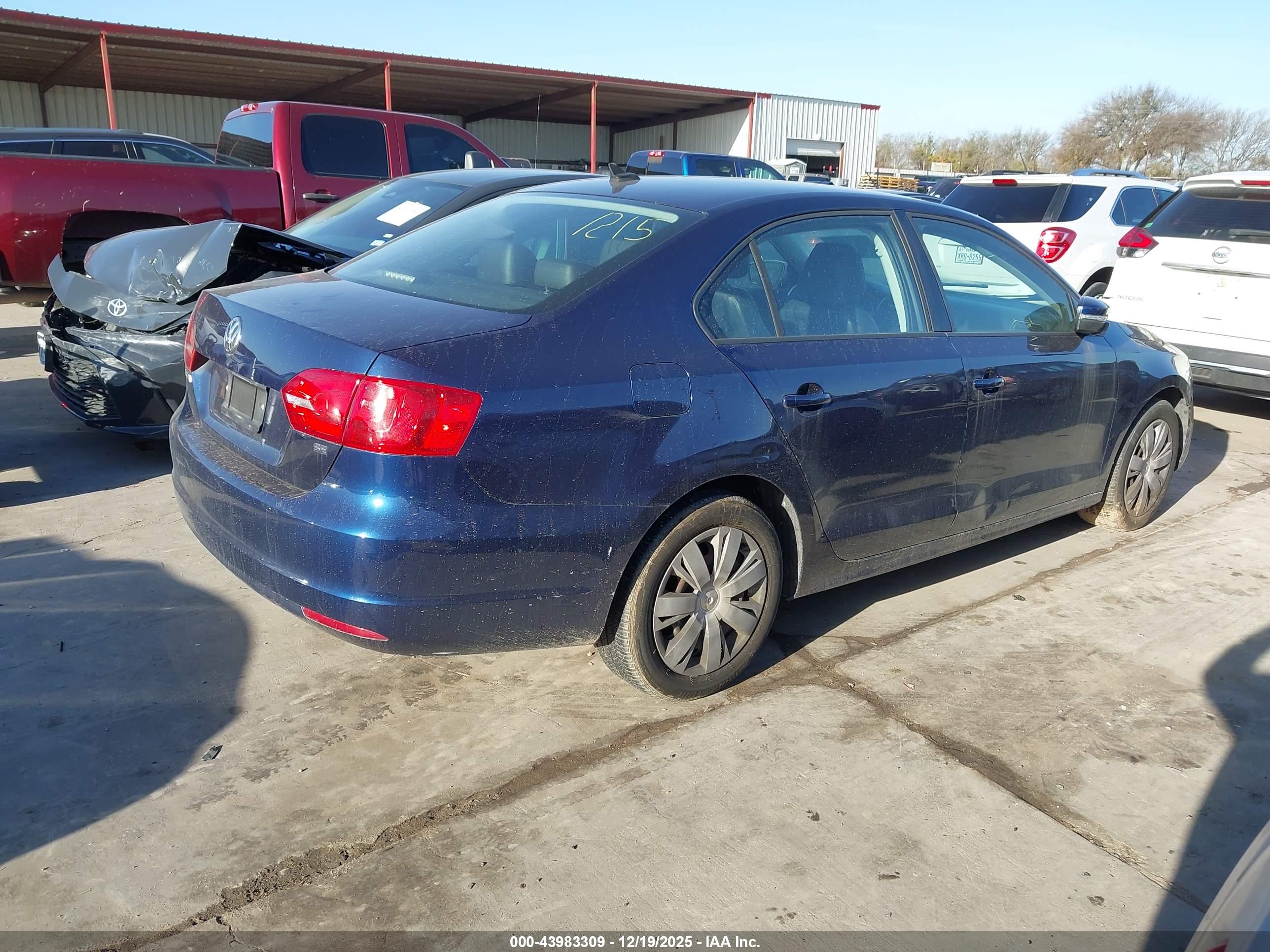 VOLKSWAGEN JETTA image 4