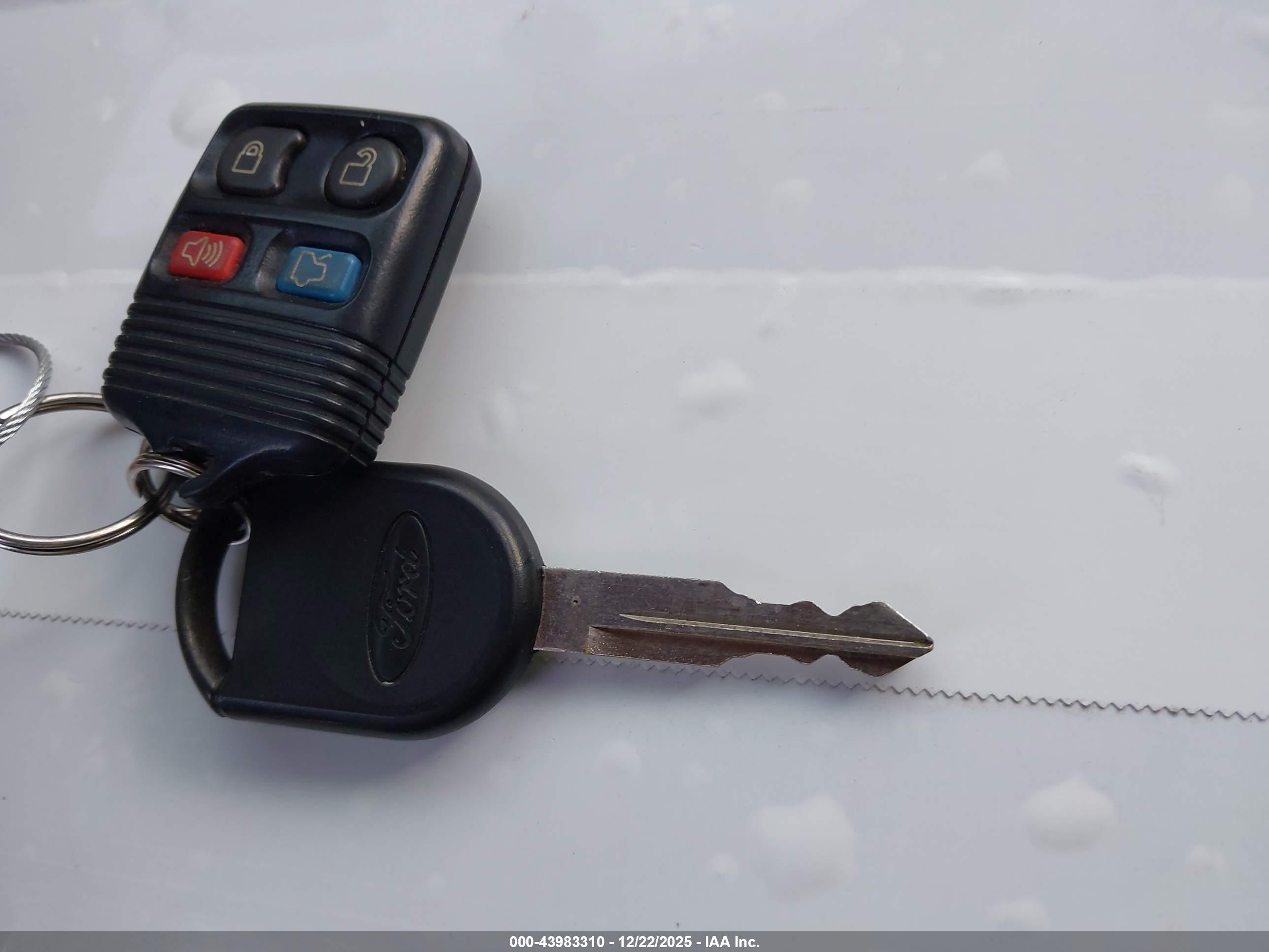 FORD EXPEDITION image 11