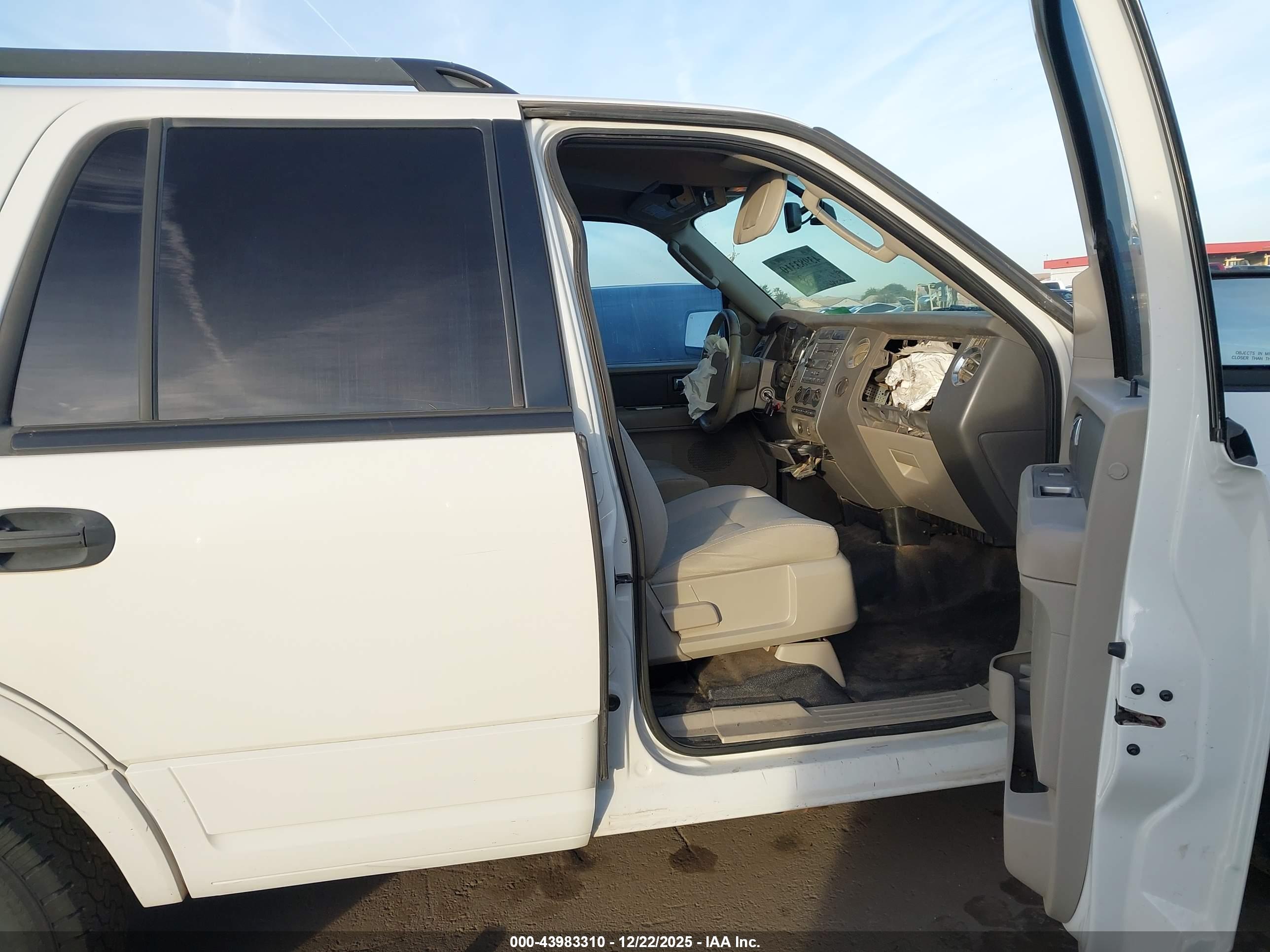 FORD EXPEDITION image 5