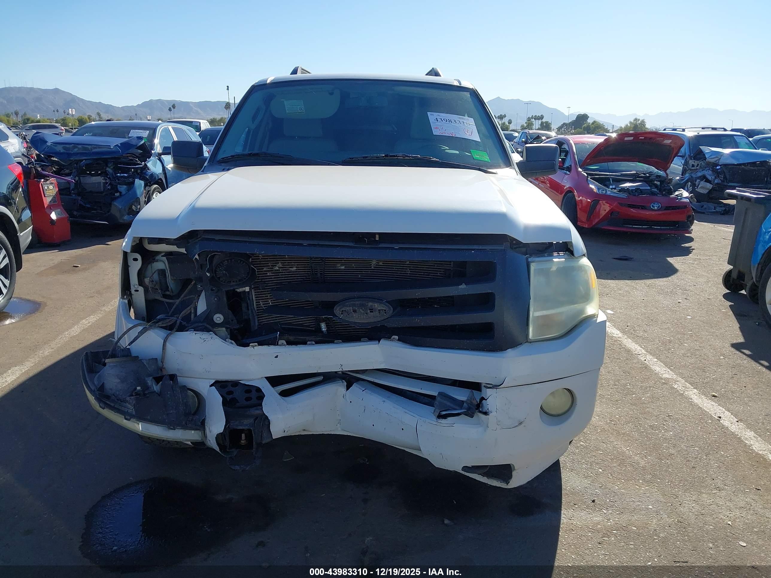 FORD EXPEDITION image 6
