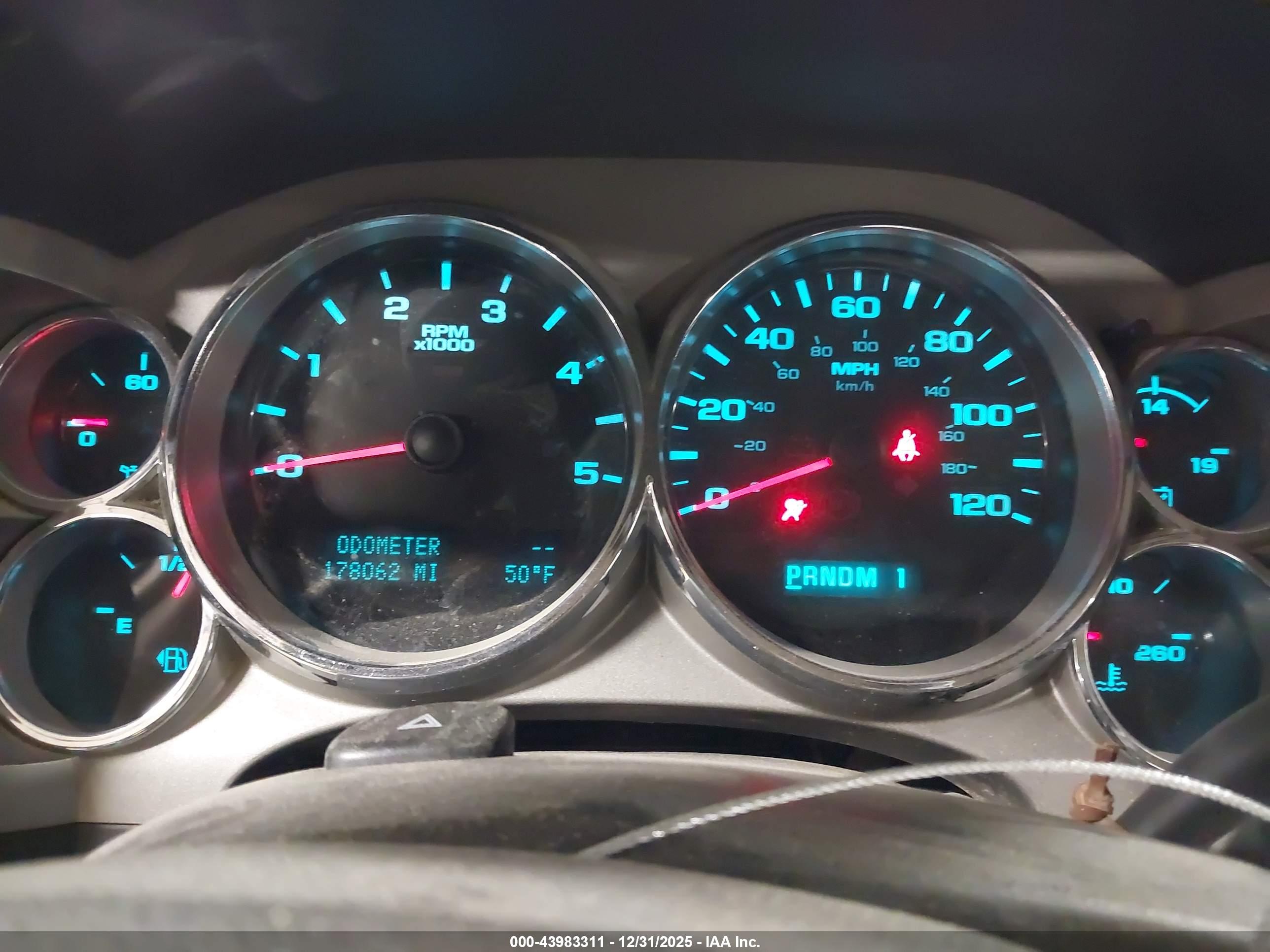 CHEVROLET SILVERADO image 6