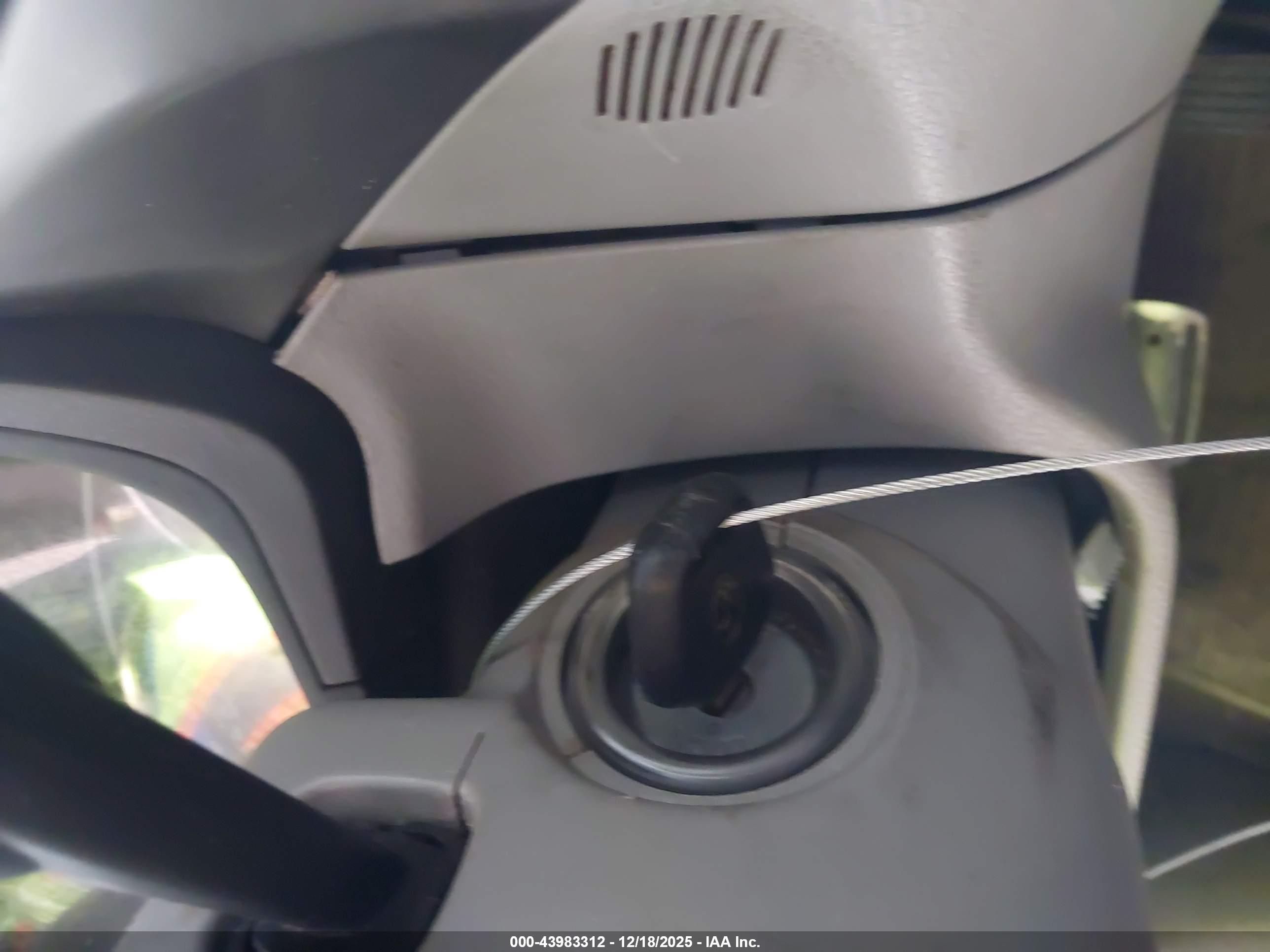 SUBARU FORESTER image 11